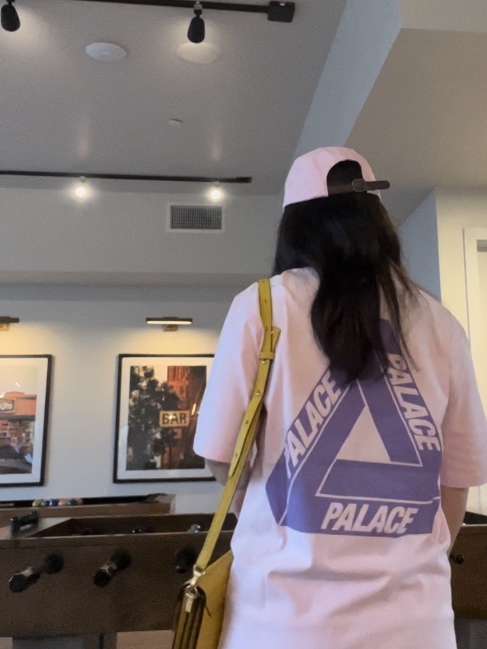 Palace Reacto Tri-Ferg T-Shirt Pink - 23SS 착용 스타일 - 1