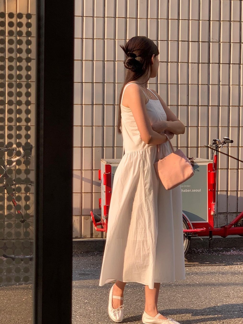 Hai Little Velvet Bag Pink 착용 스타일 - 2