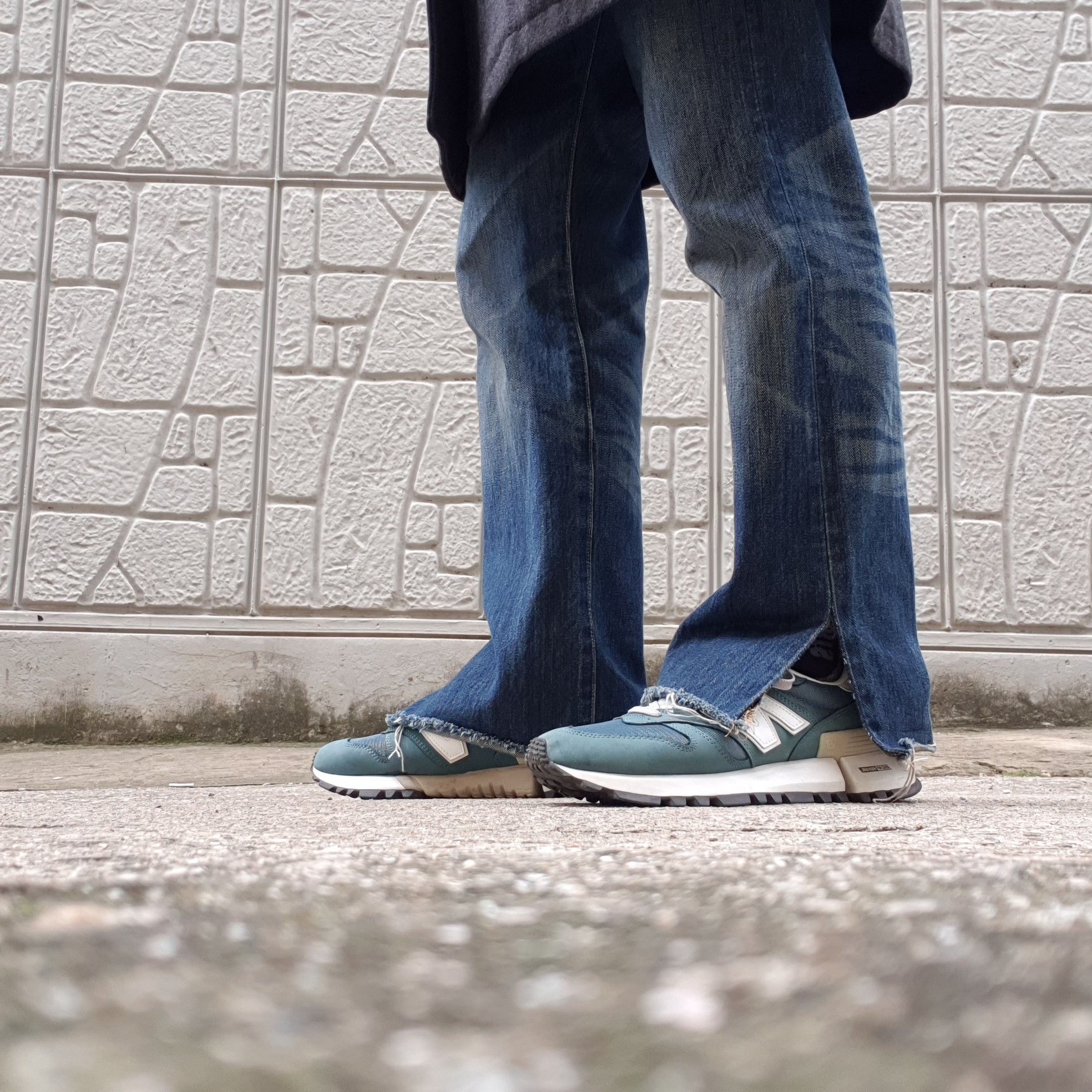 New Balance x Tokyo Design Studio R_C 1300 Mallard Blue 착용 스타일