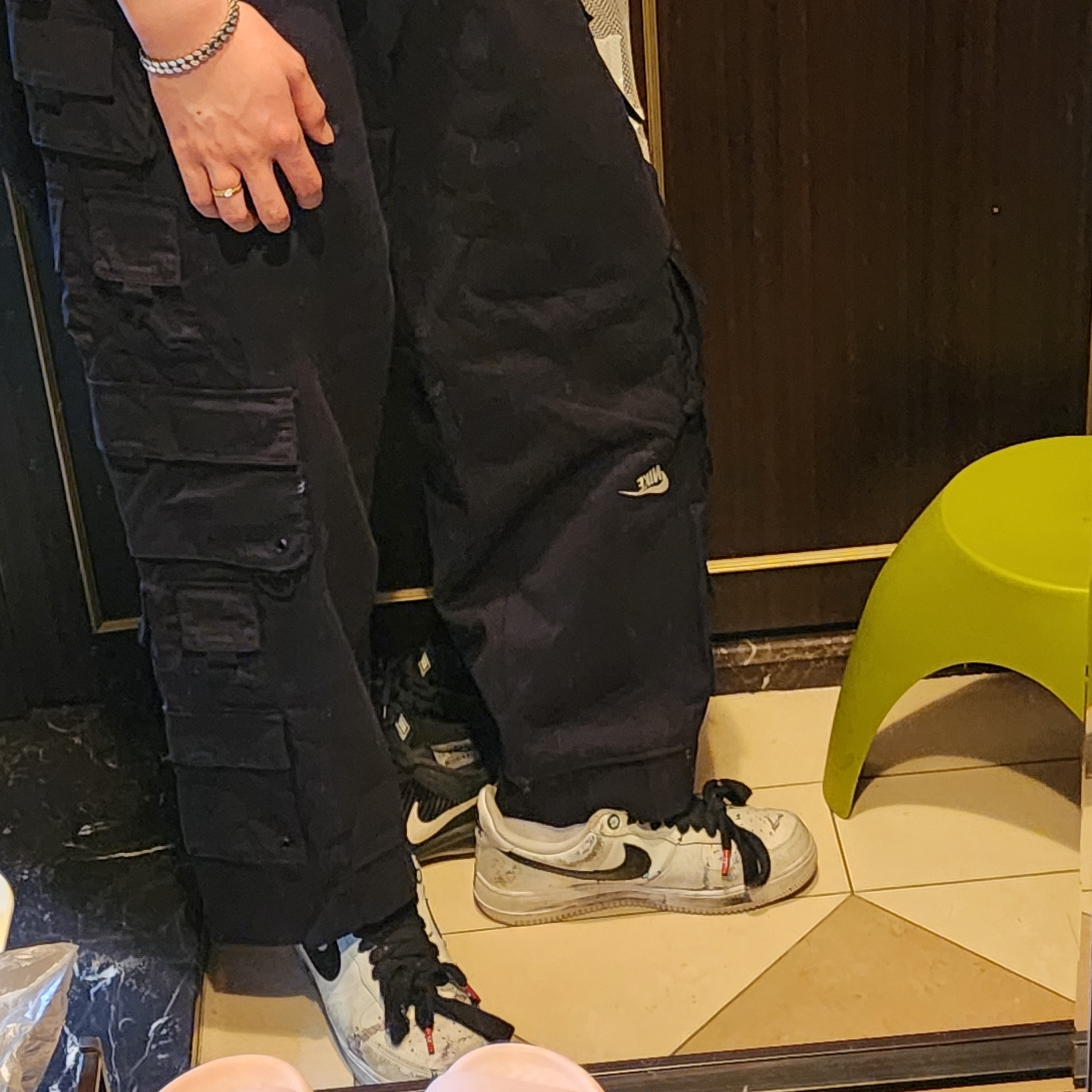Nike x Peaceminusone Wide Pants Black (DR0096-010), Nike x Peaceminusone Air Force 1 Low Para-Noise 2.0 착용 스타일 - 2