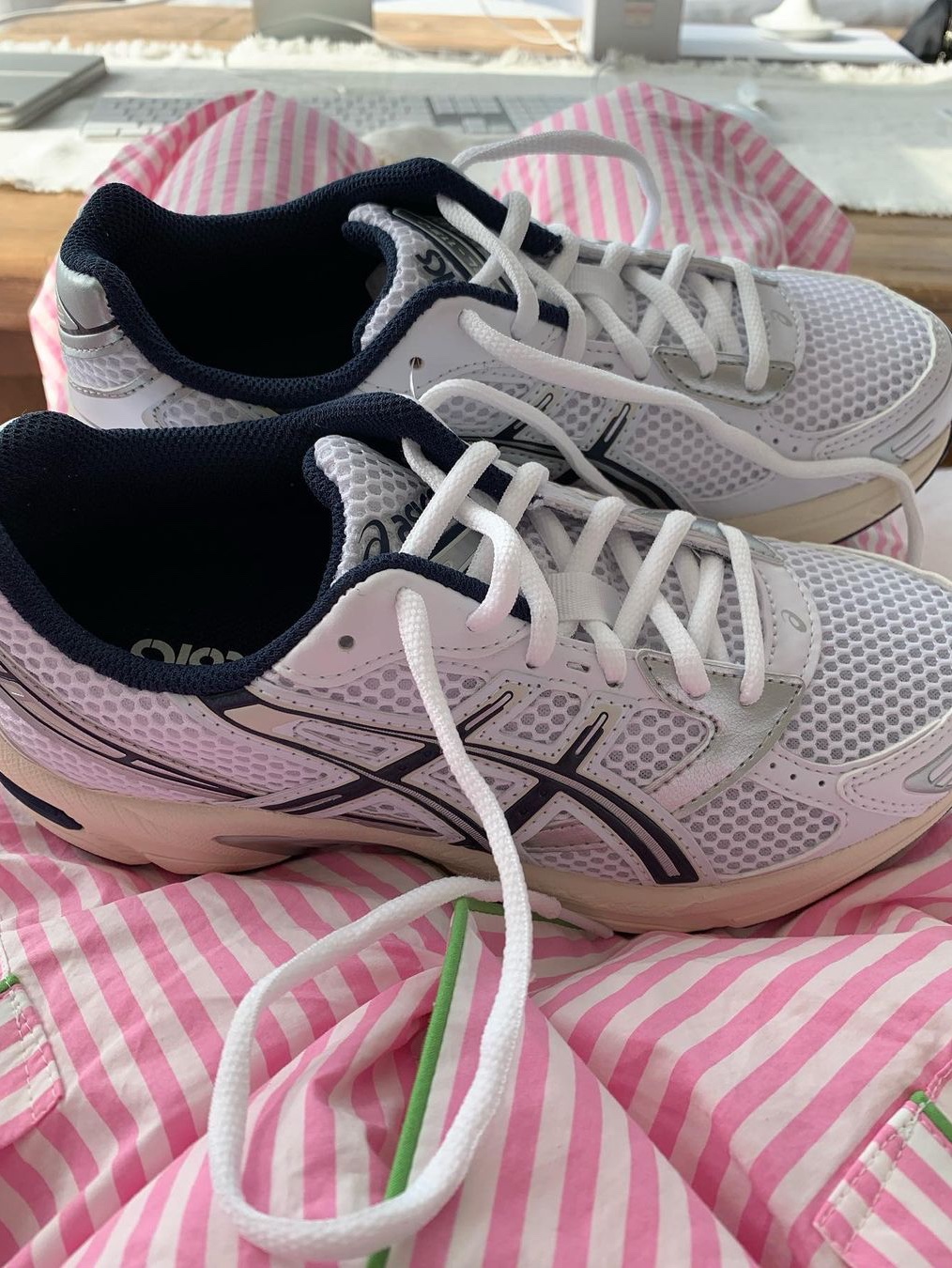(W) Asics Gel-1130 White Midnight 착용 스타일 - 1