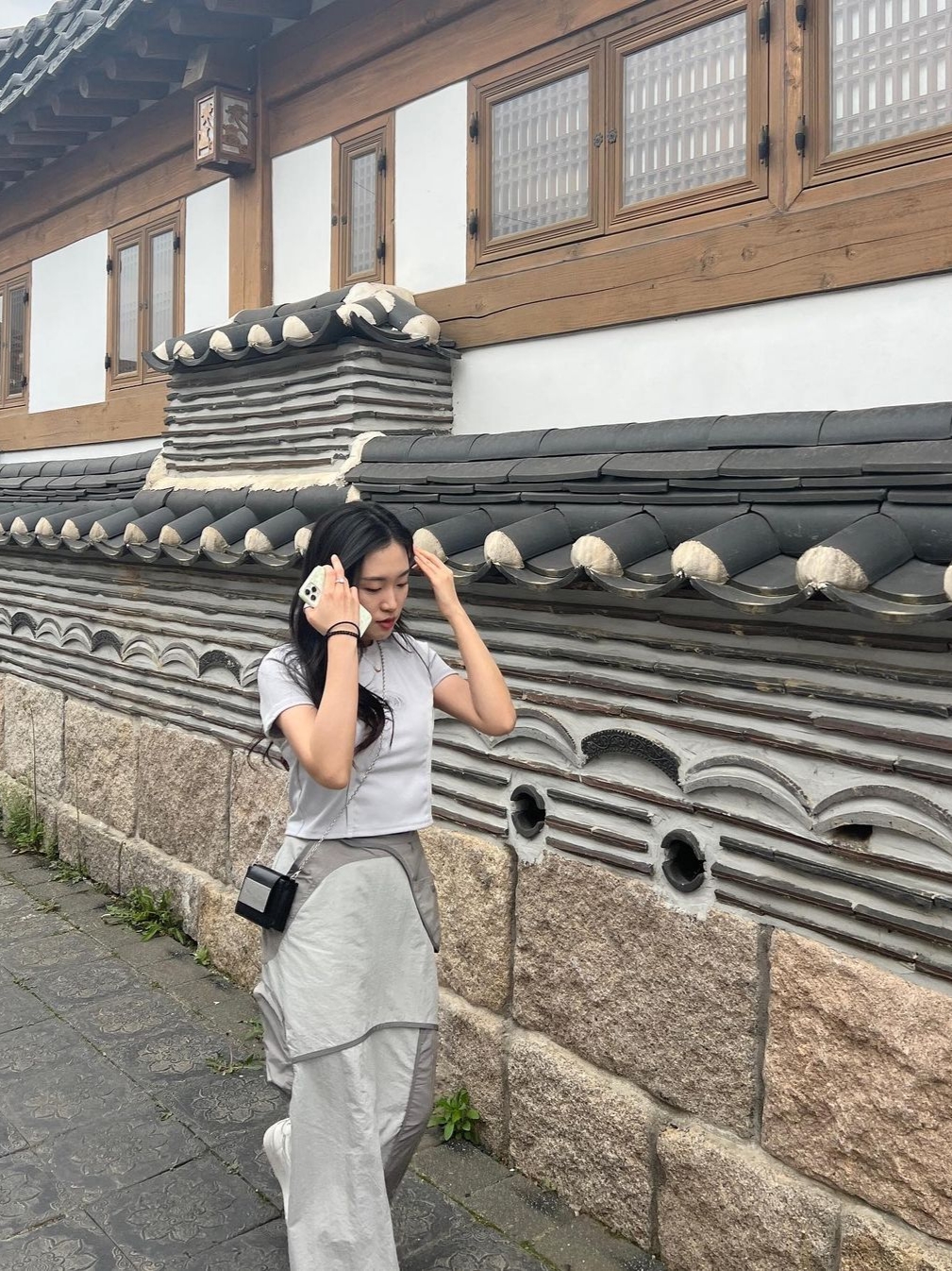 Art Of Field Section Short Sleeved T-Shirt Light Gray, Art Of Field Flap Pocket Long Skirt Khaki Beige 착용 스타일 - 1
