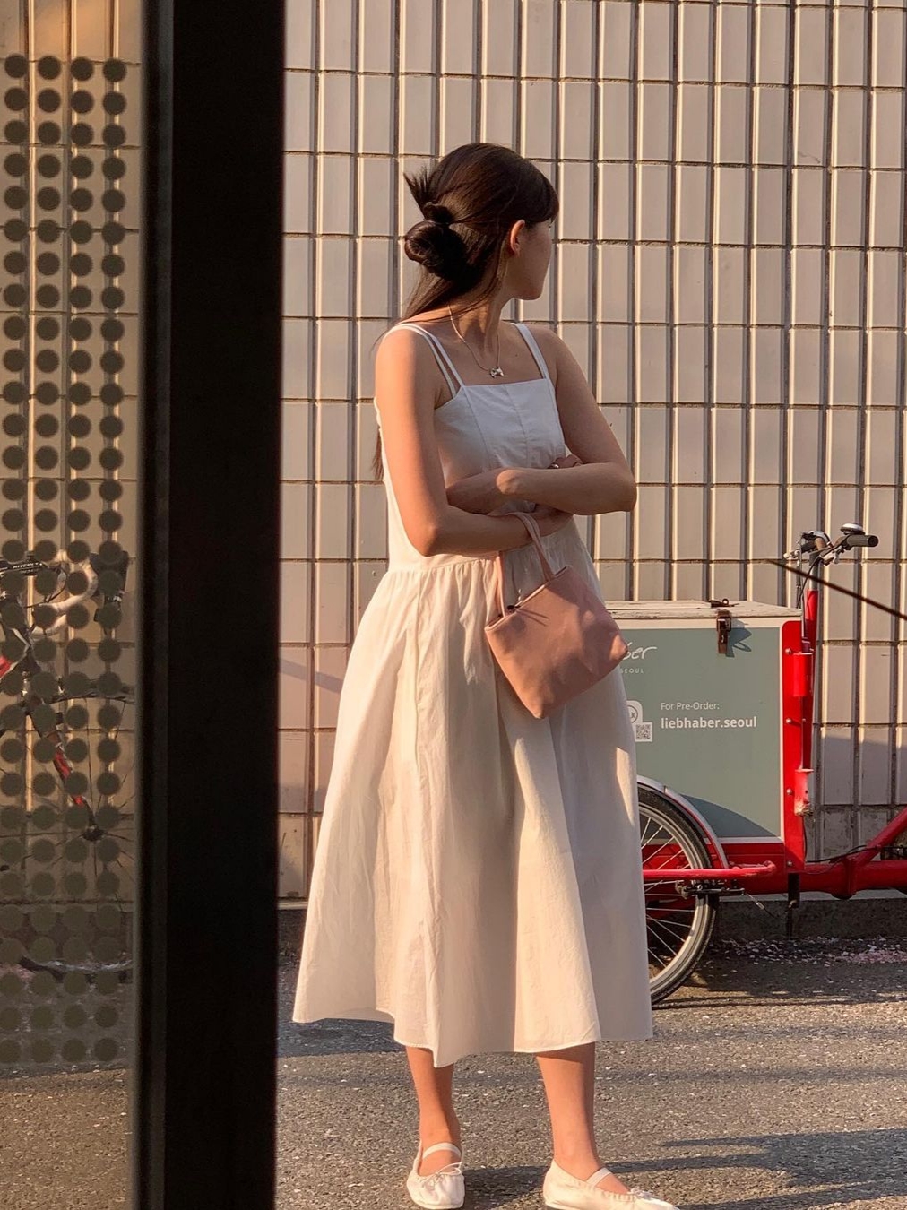Hai Little Velvet Bag Pink 착용 스타일 - 1