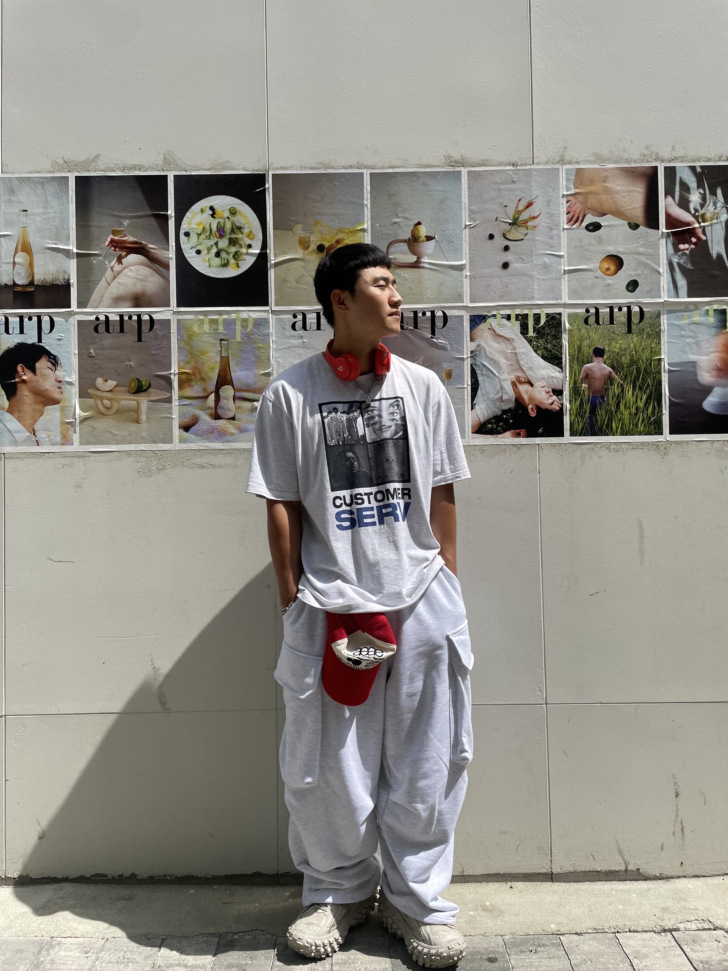 Balenciaga Defender Sneakers Beige 착용 스타일 - 2