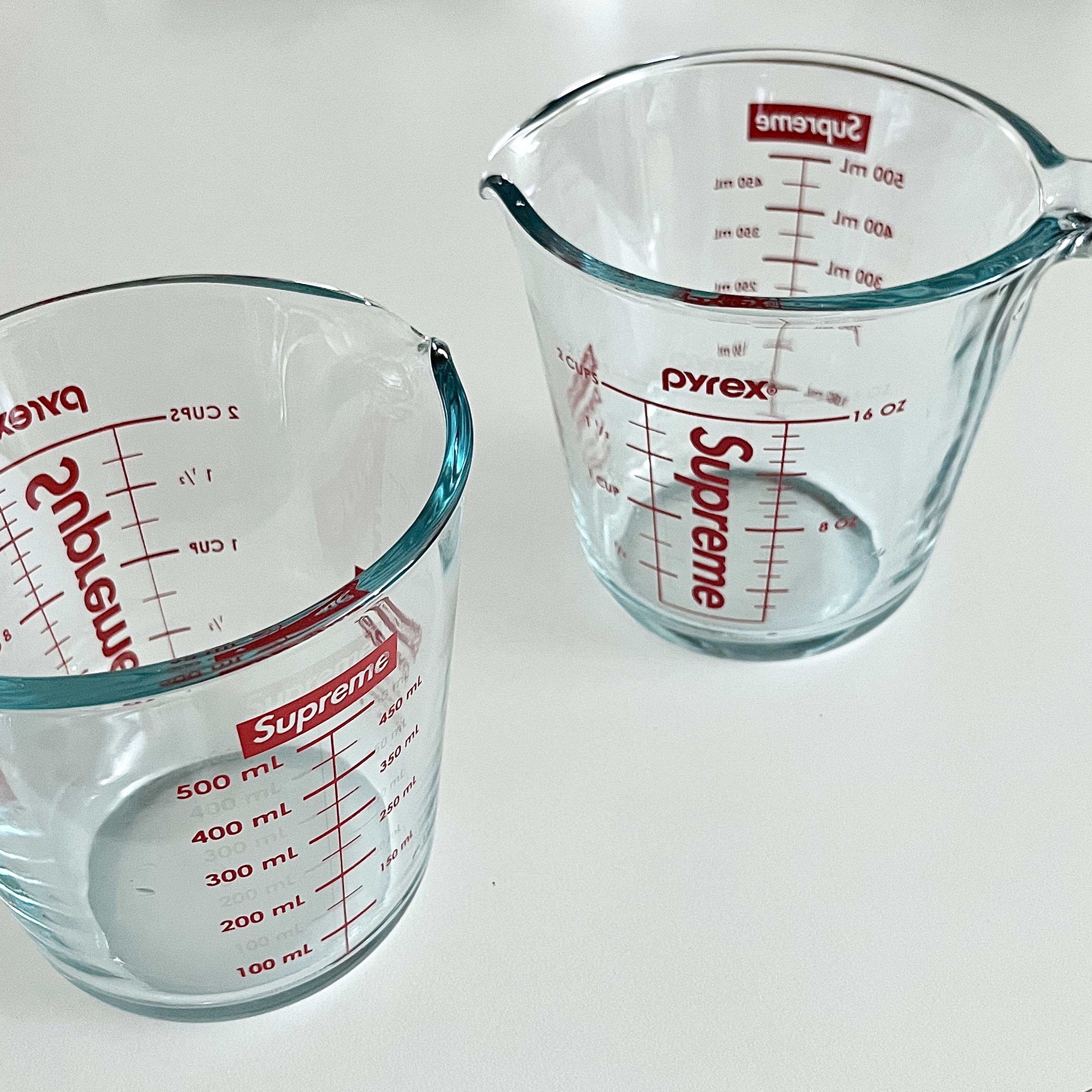 Supreme Pyrex 2-Cup Measuring Cup - 19FW 착용 스타일