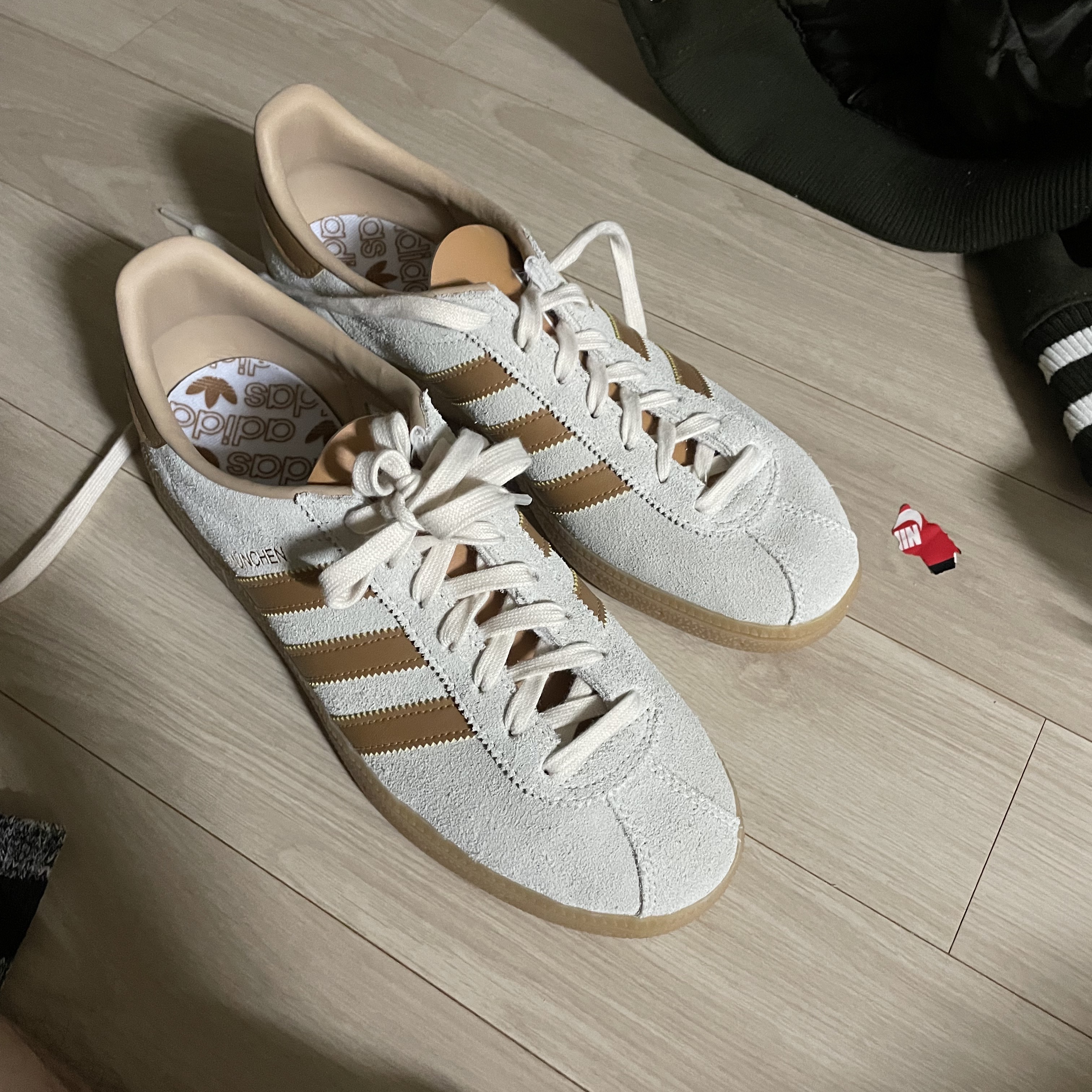 Adidas City Series Munchen Cream White Mesa 착용 스타일 - 1