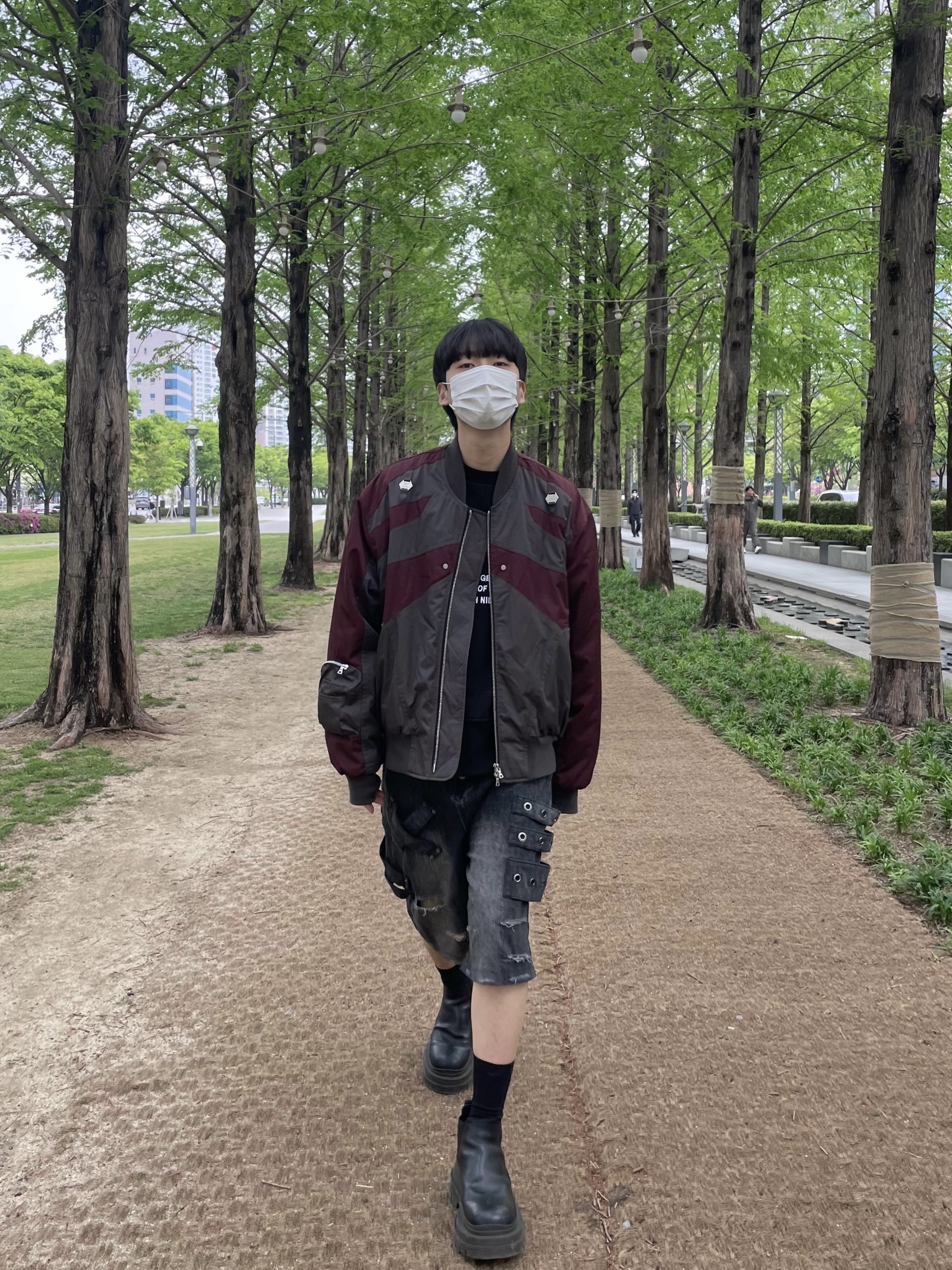 Bottega Veneta Tire Cropped Chelsea Boots Black, Undermycar x Ohhyunseog Boltume.2 Hardware Combo Flight Jacket Cordovan - 22SS 착용 스타일 - 2