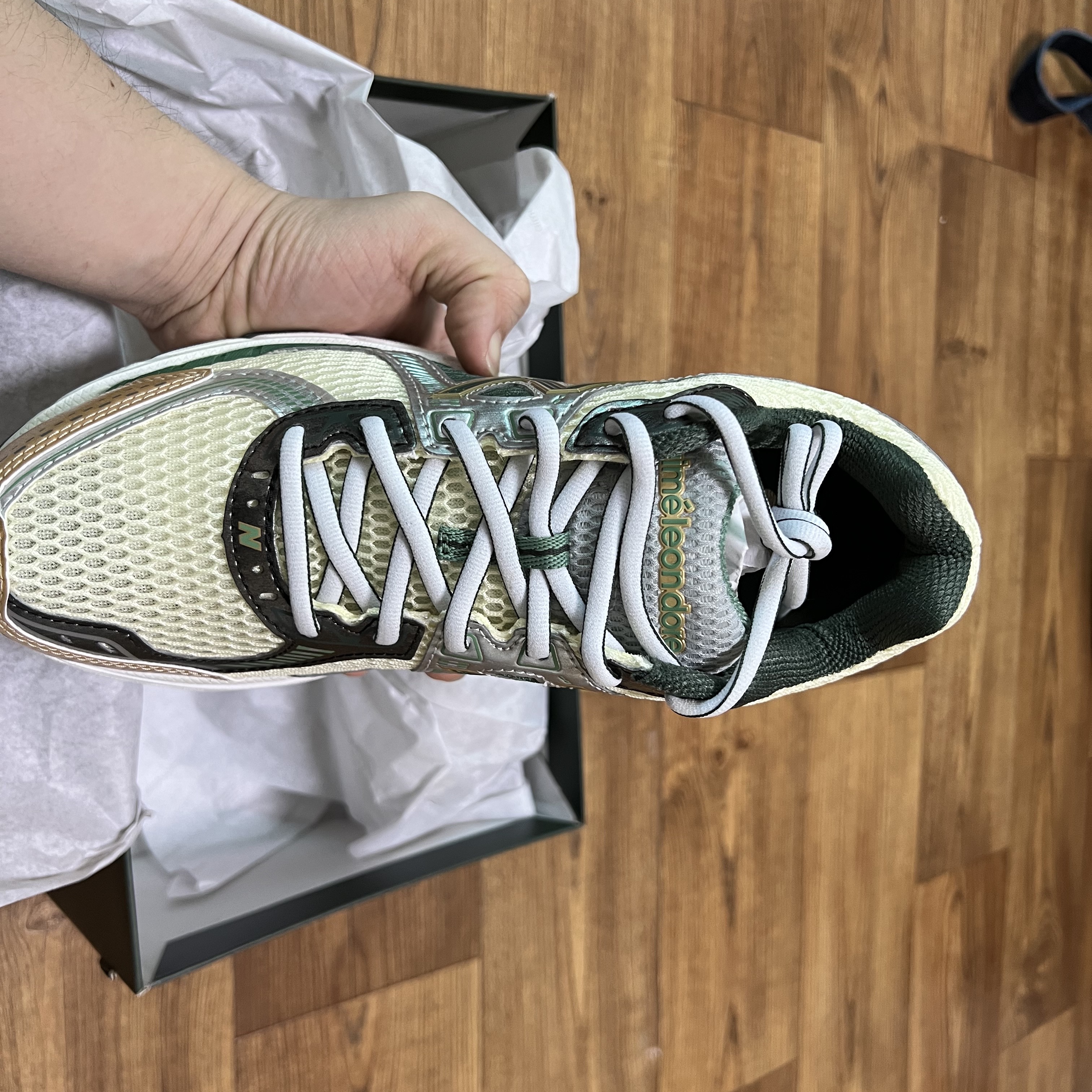 New Balance x Aime Leon Dore 860v2 Green 착용 스타일 - 3