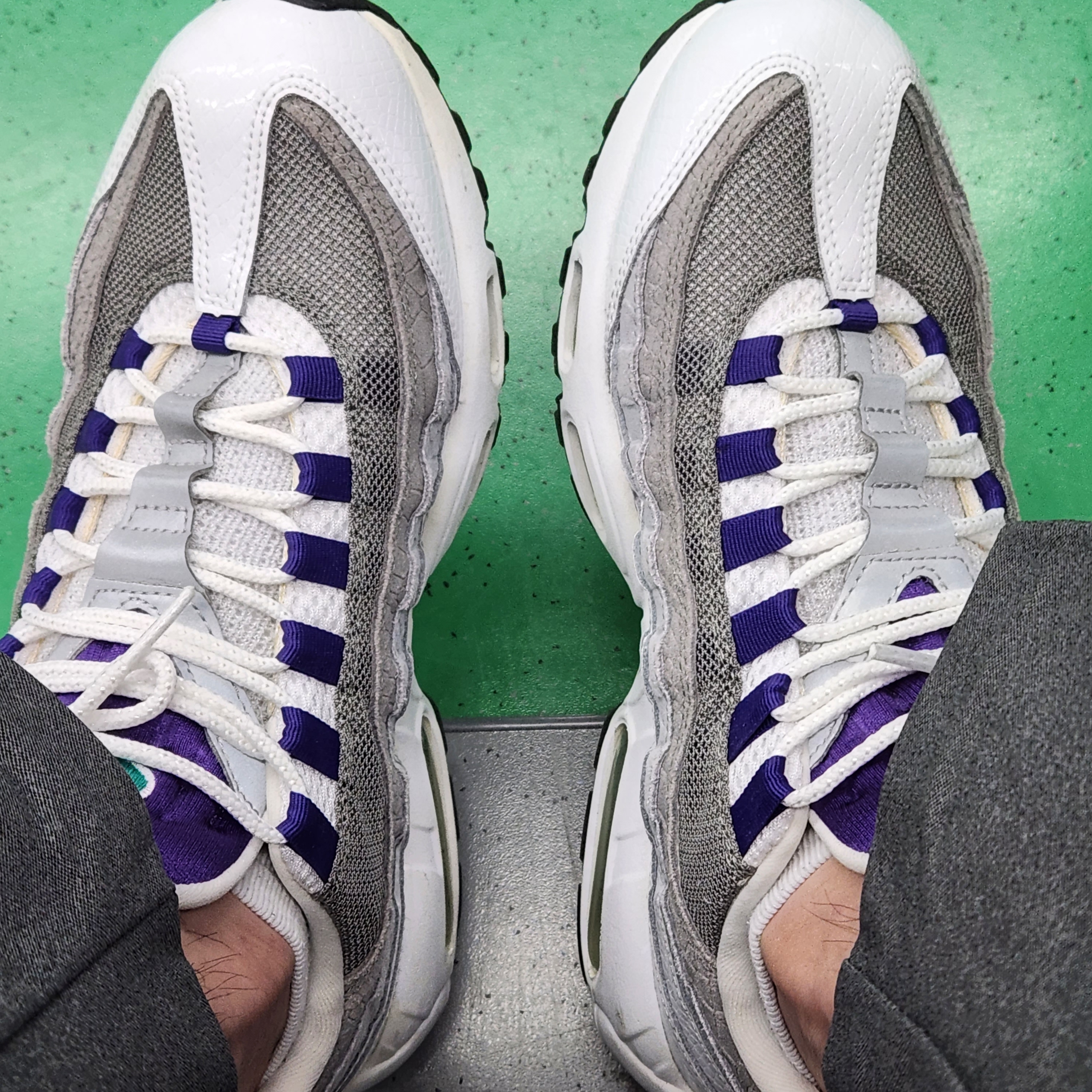 Nike Air Max 95 OG Grape 착용 스타일