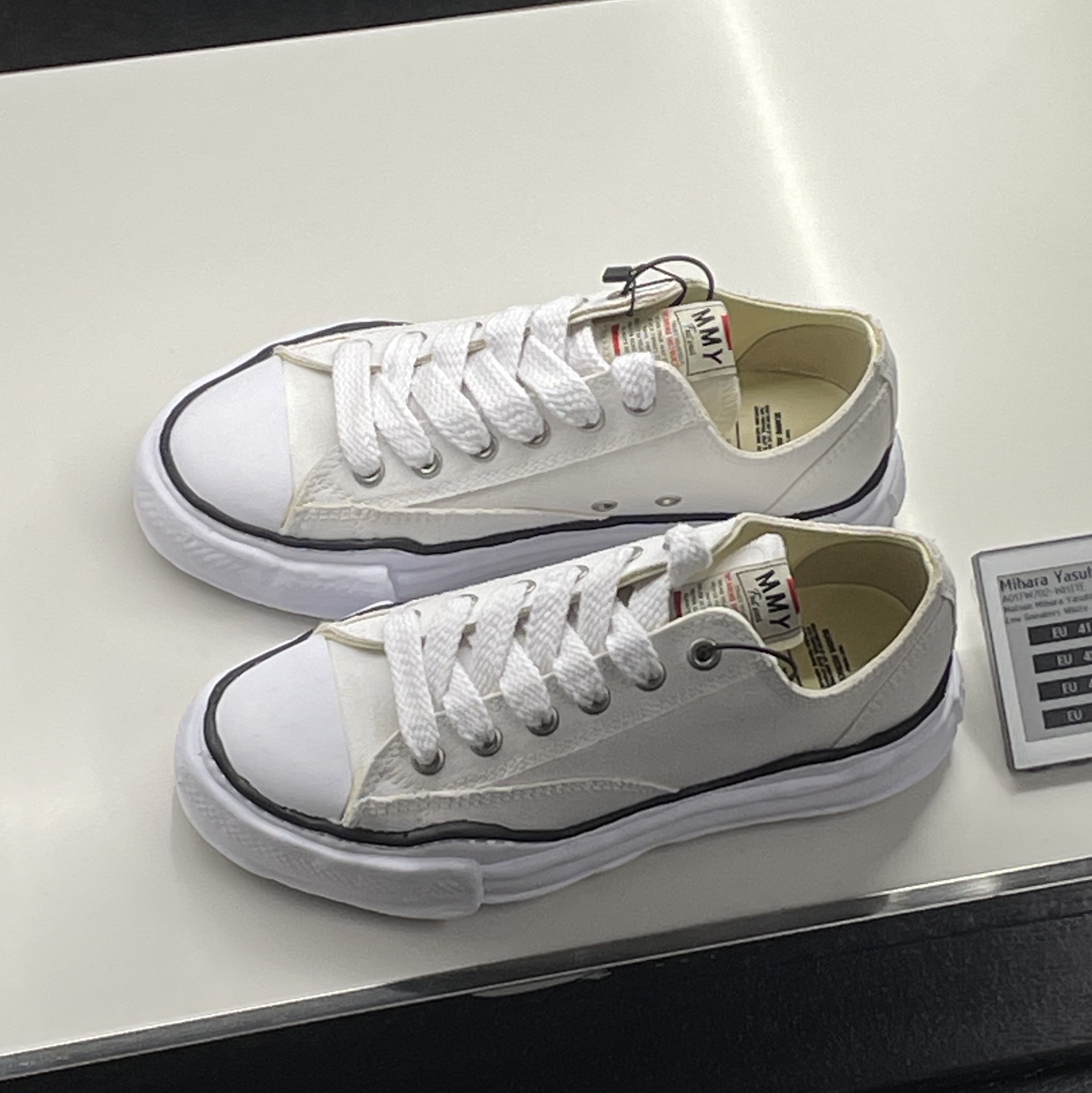 Maison Mihara Yasuhiro Peterson OG Sole Canvas Low Sneakers White 착용 스타일