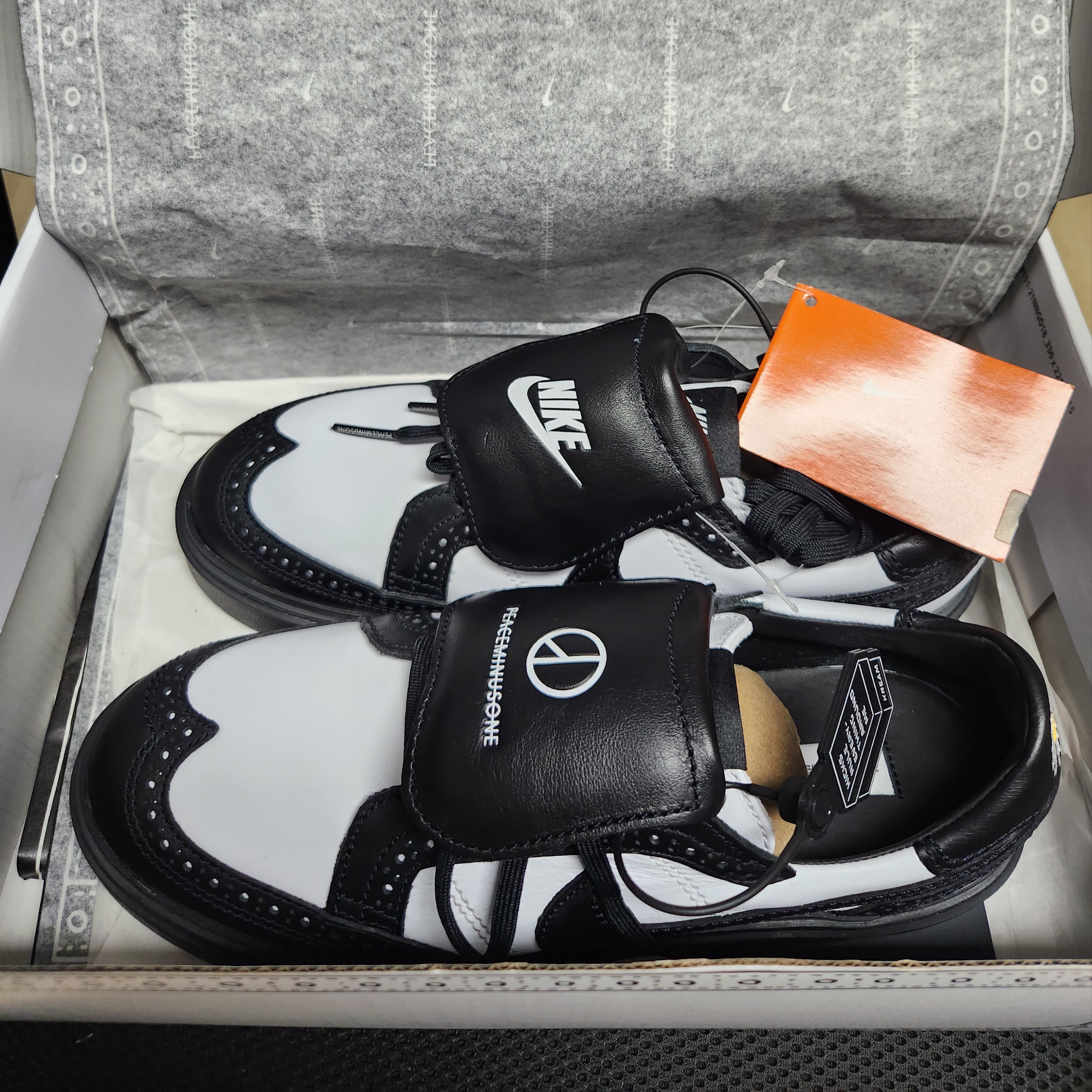 Nike x Peaceminusone Kwondo1 Black and White 착용 스타일 - 1