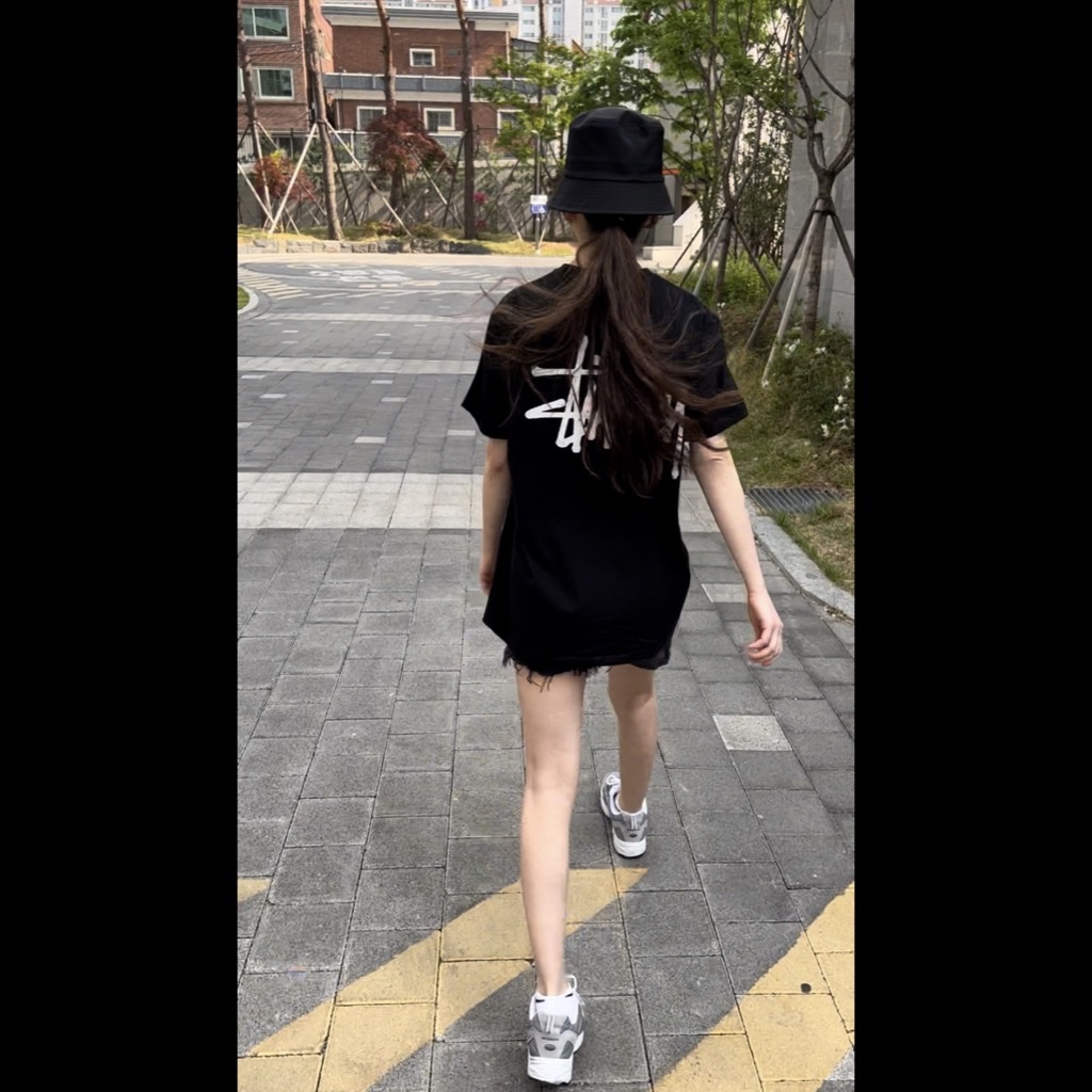 Stussy Basic Stussy T-Shirt Black 2022 착용 스타일 - 2