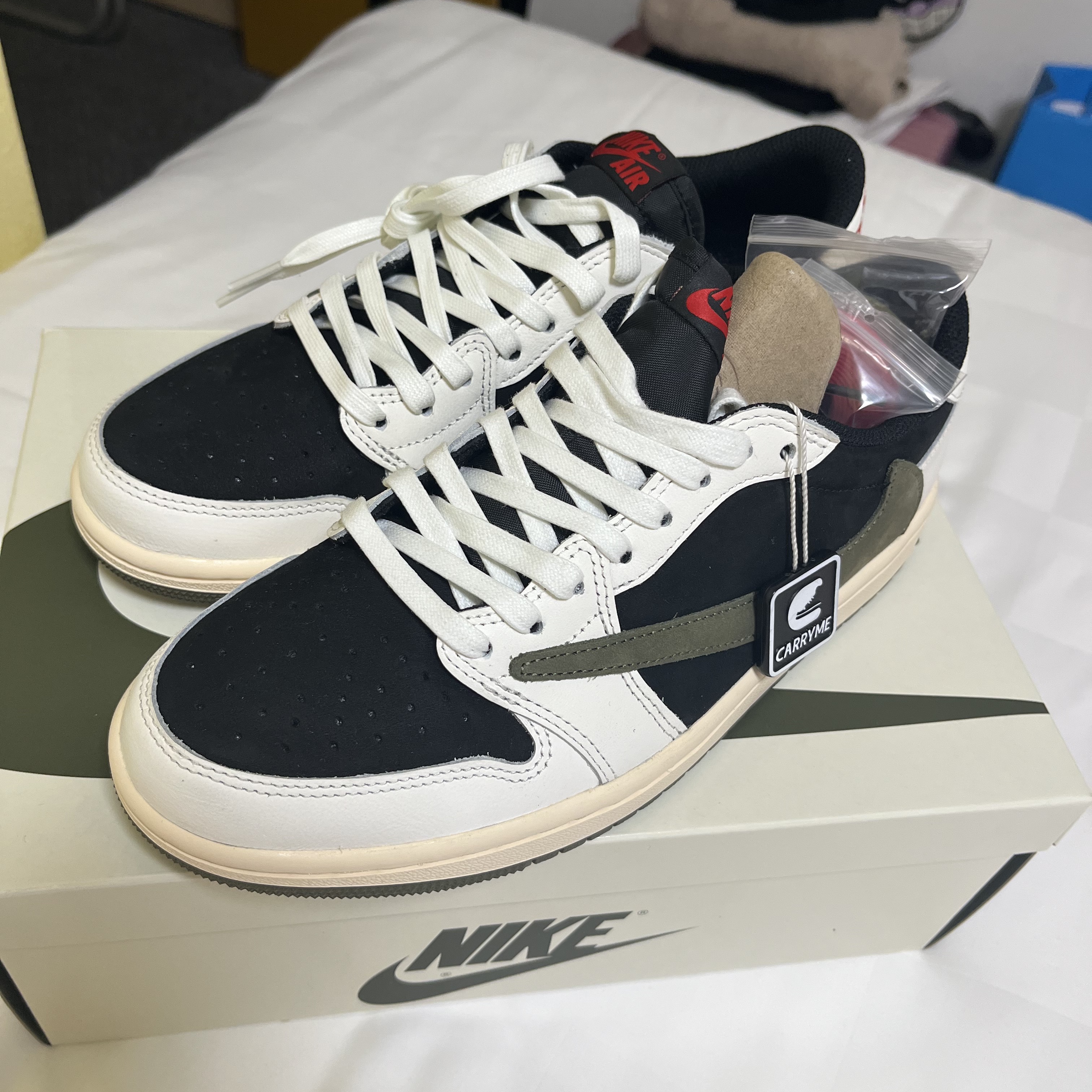 (W) Jordan 1 x Travis Scott Retro Low OG SP Medium Olive 착용 스타일
