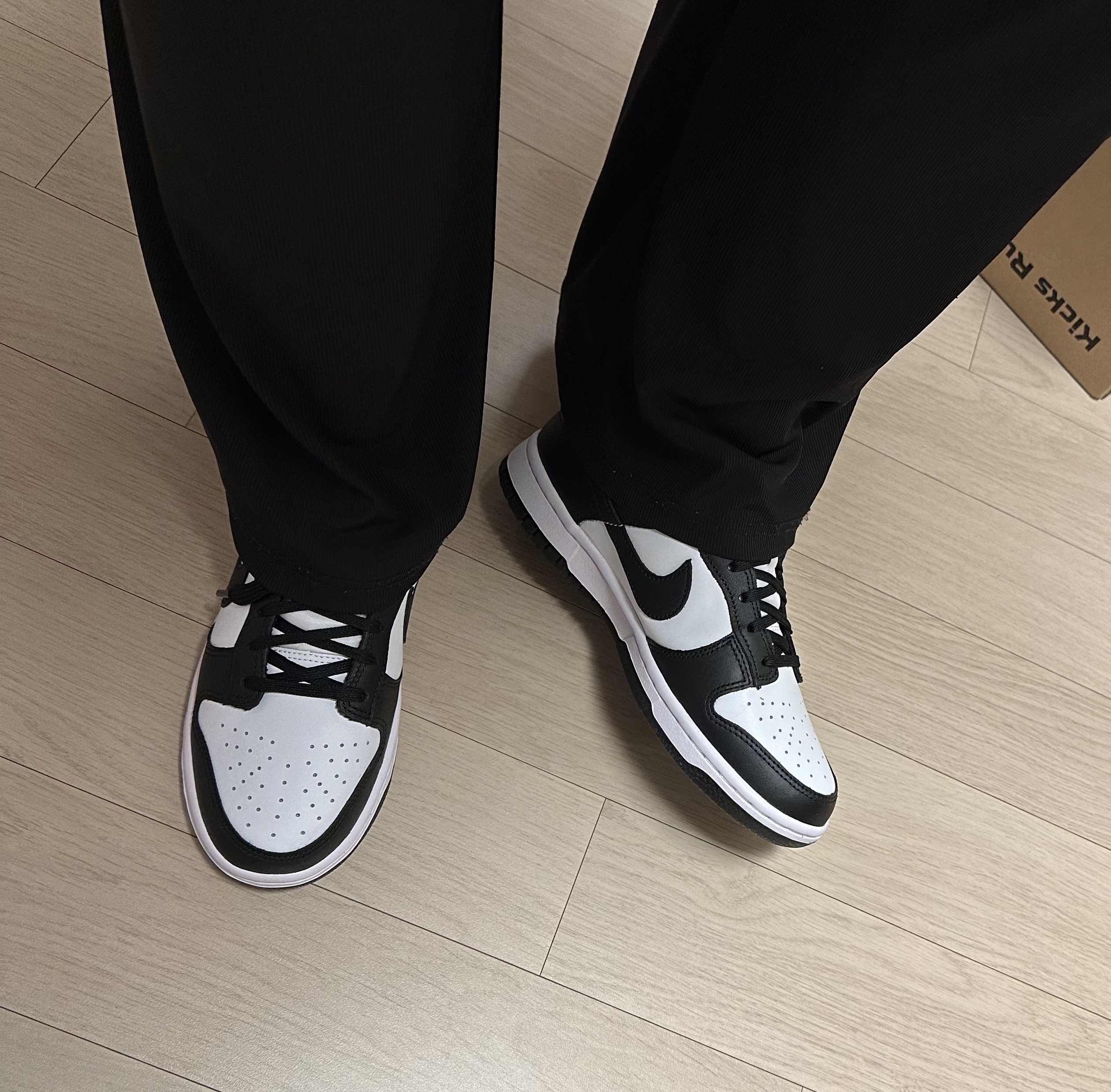 (W) Nike Dunk Low Black 착용 스타일