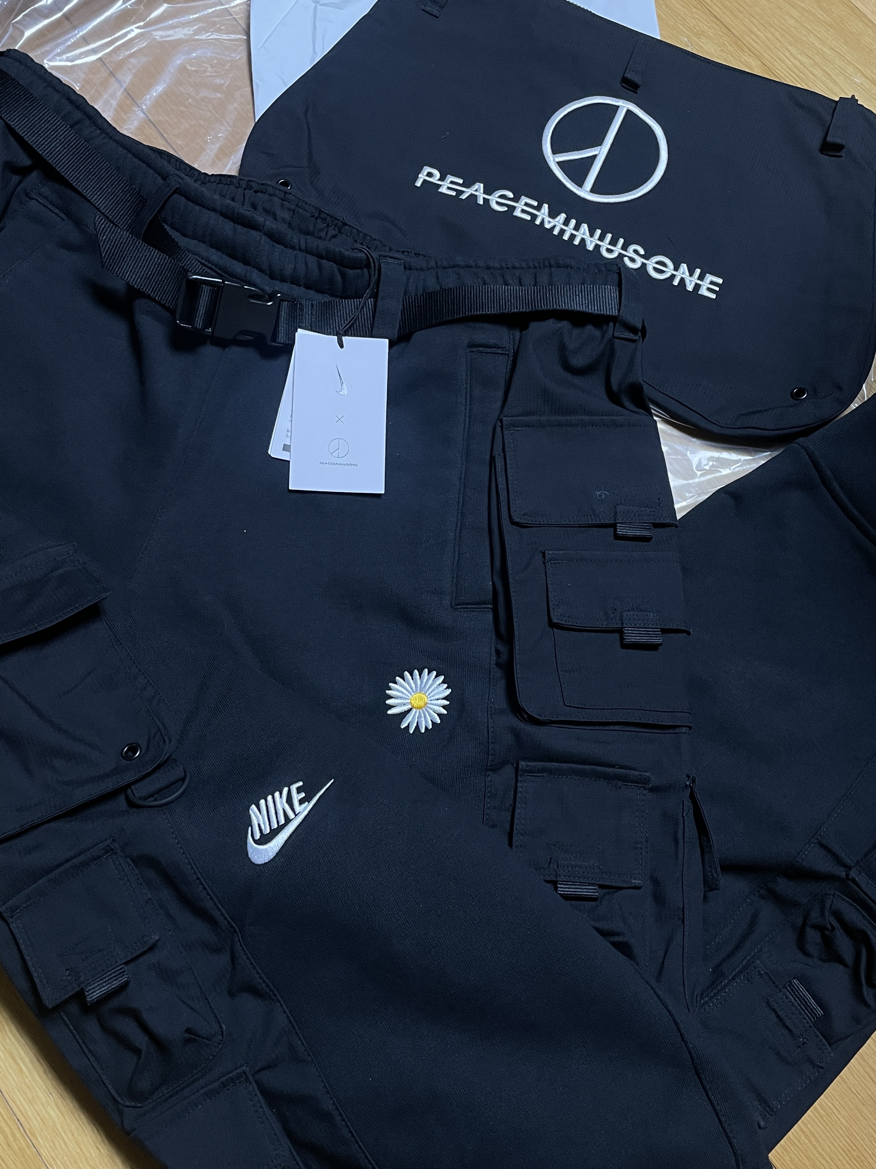 Nike x Peaceminusone Wide Pants Black (DR0096-010) 착용 스타일