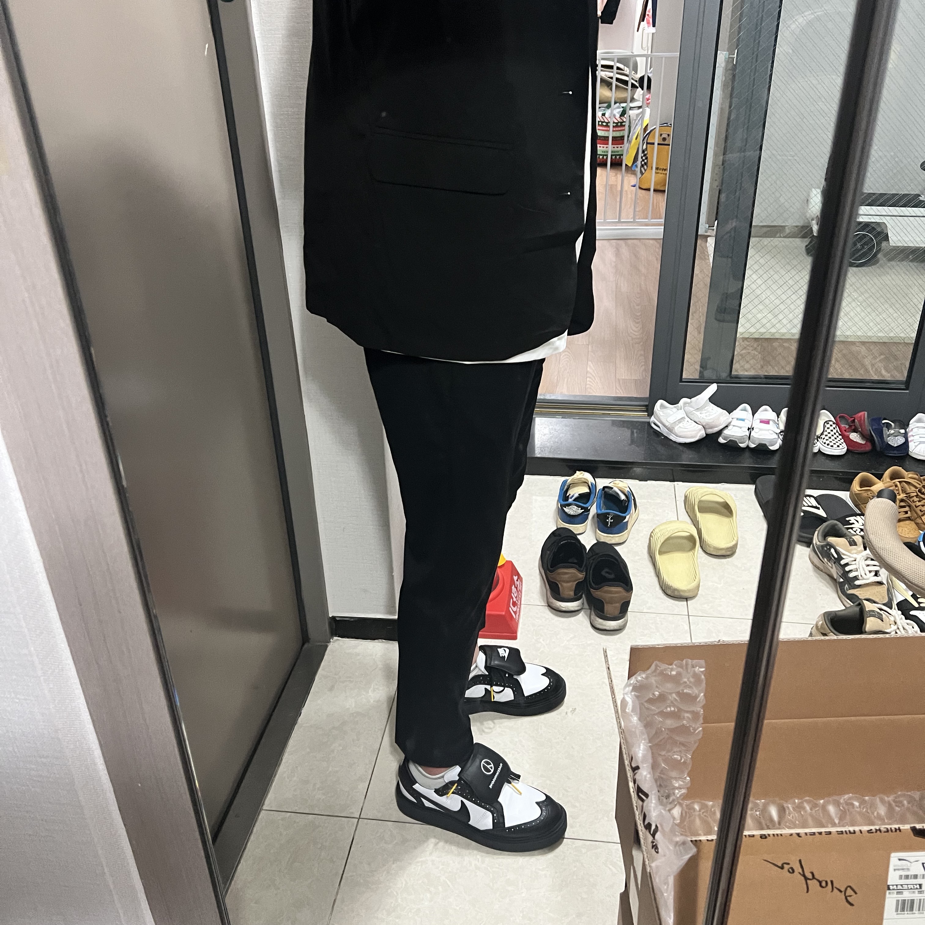 Nike x Peaceminusone Kwondo1 Black and White 착용 스타일 - 1