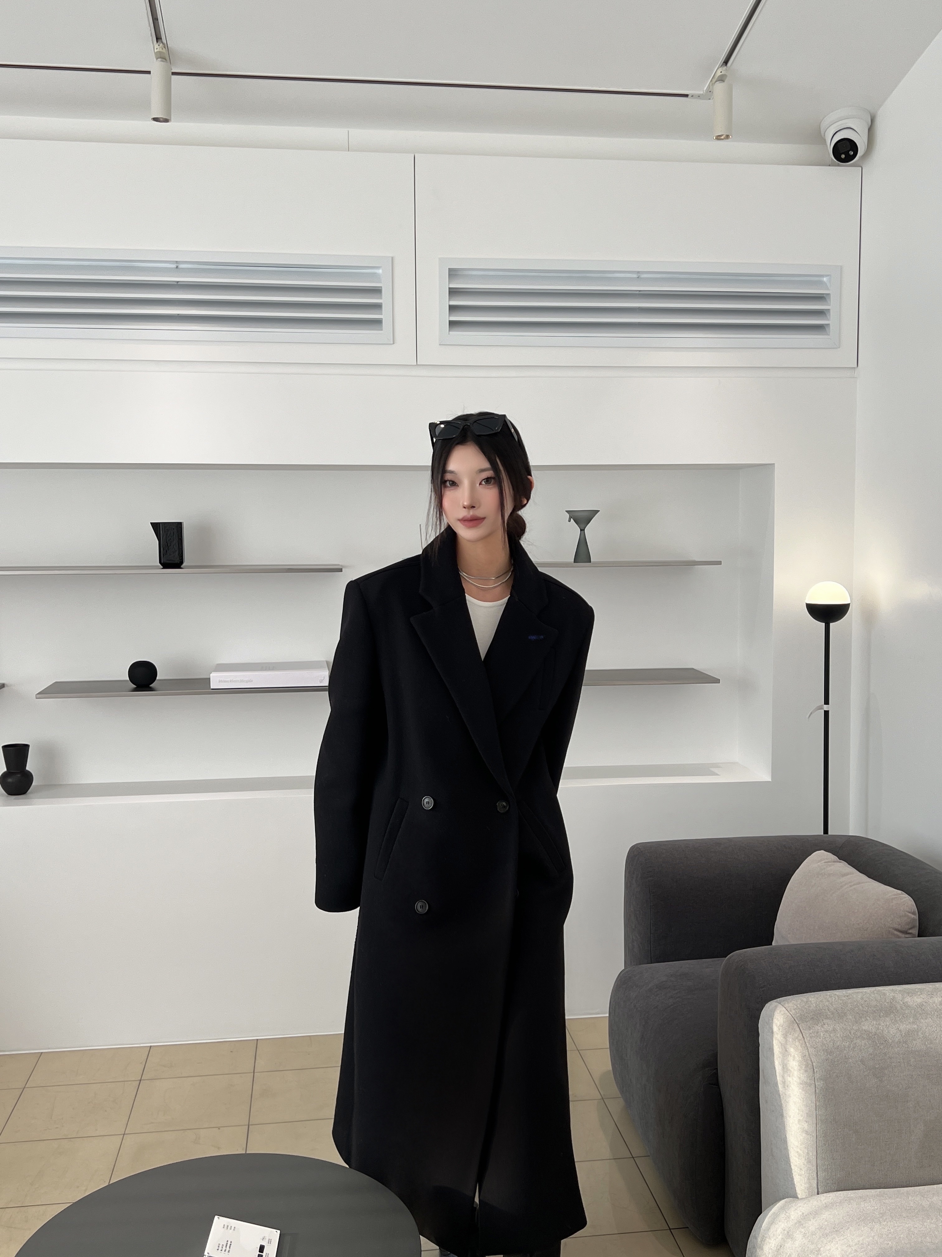 Gentle Monster x Maison Margiela MM006 Black Black, Zara x Ader Error Oversized Wool Coat Black 착용 스타일 - 1