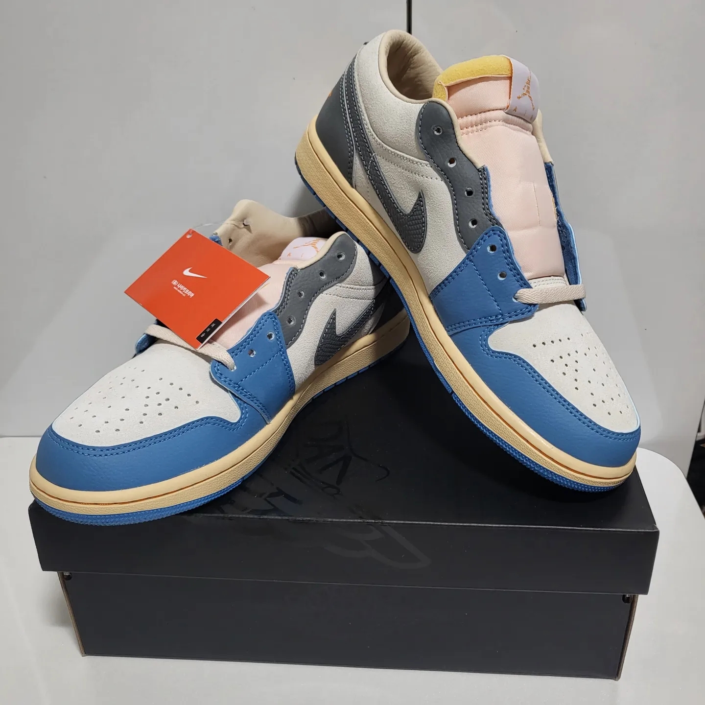 Jordan 1 Low SE Tokyo 96 착용 스타일