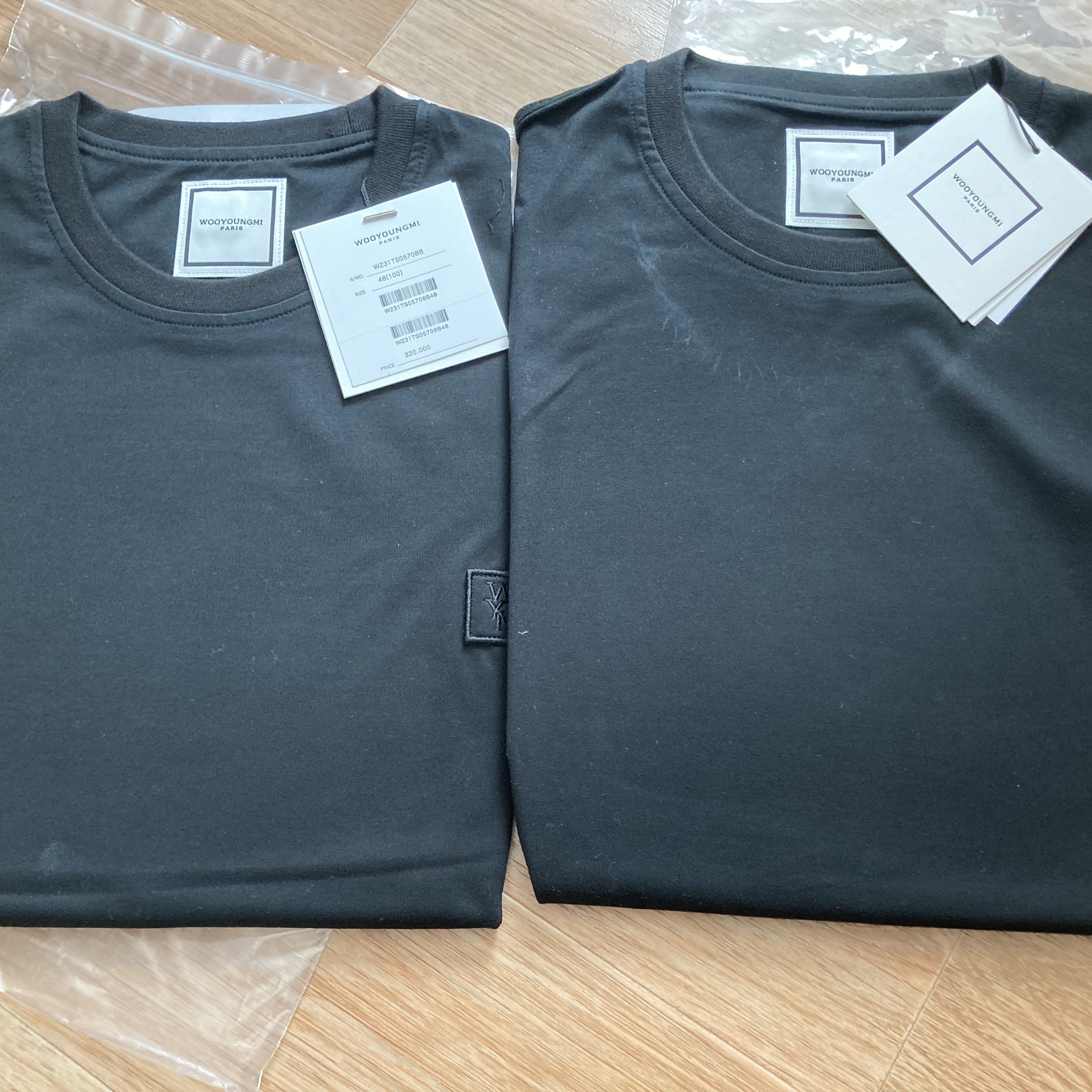 Wooyoungmi Feather Back Logo T-Shirt Black - 23SS 착용 스타일 - 4