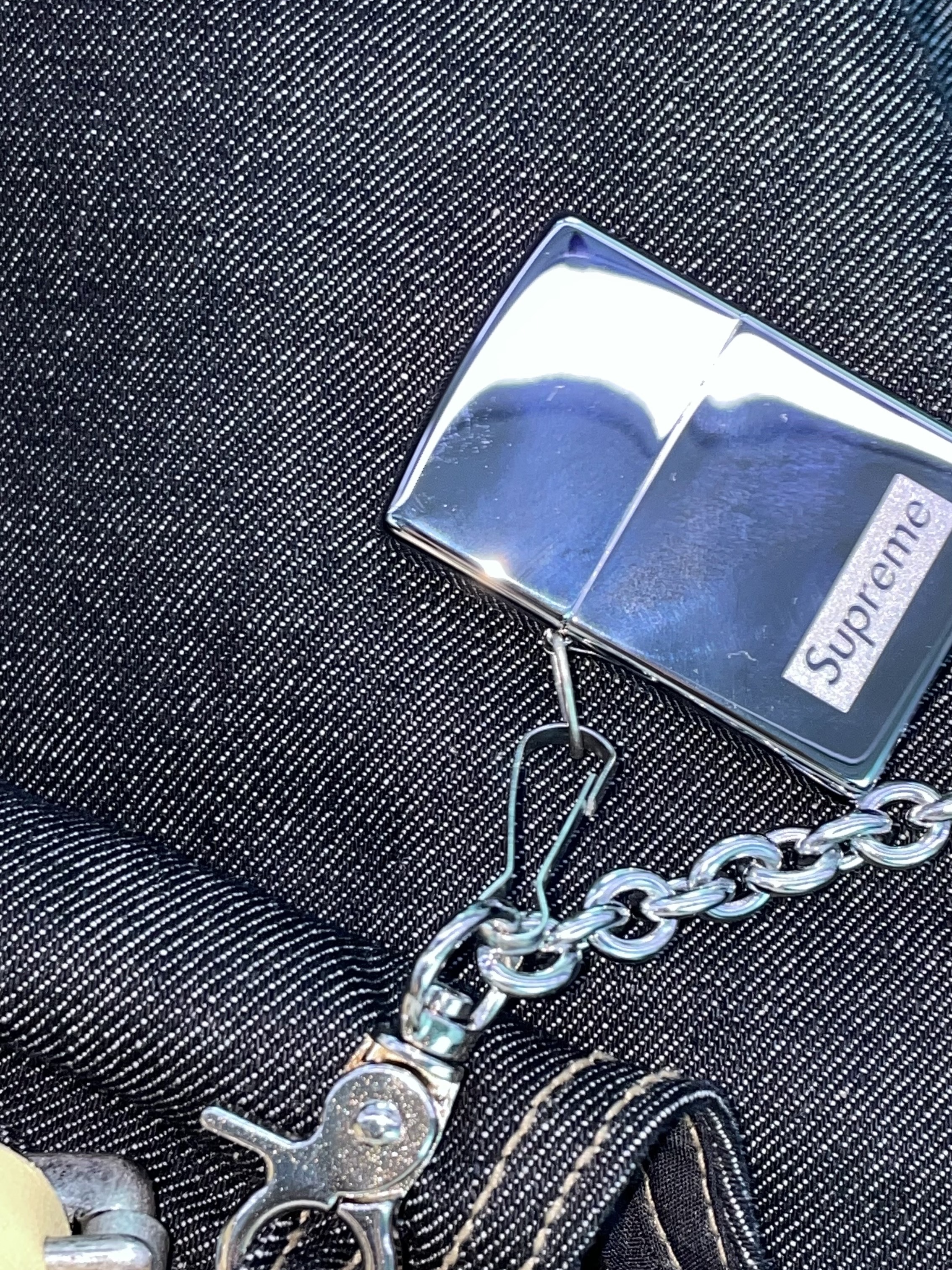 Supreme Chain Zippo Silver - 23SS 착용 스타일 - 3