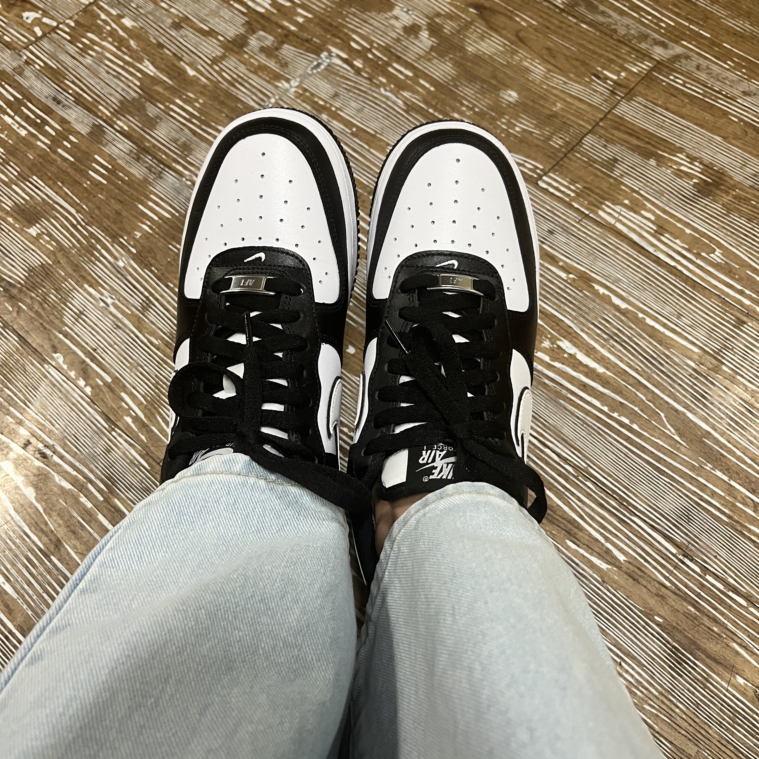 Nike Air Force 1 '07 Black White 착용 스타일