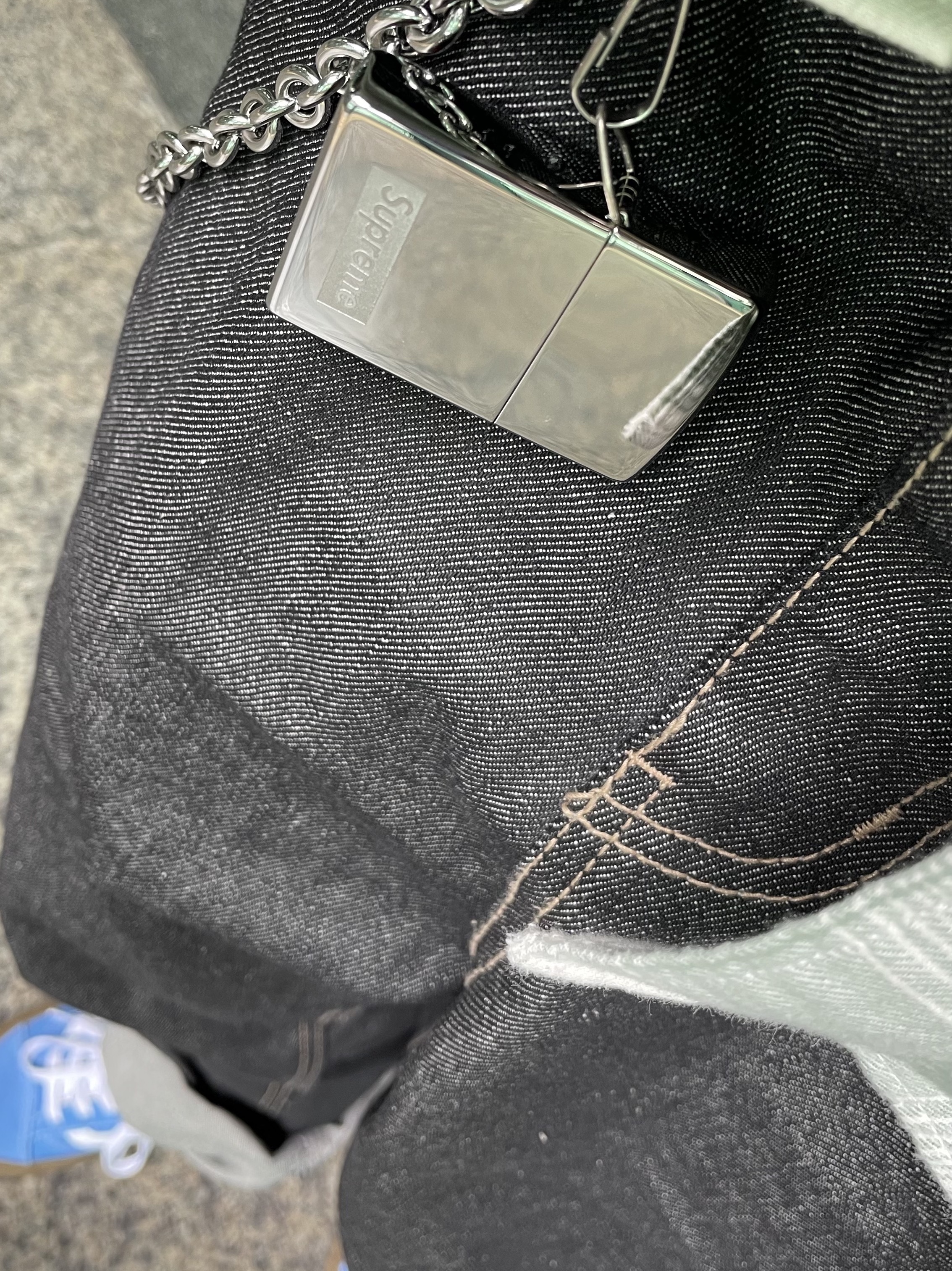 Supreme Chain Zippo Silver - 23SS 착용 스타일 - 4