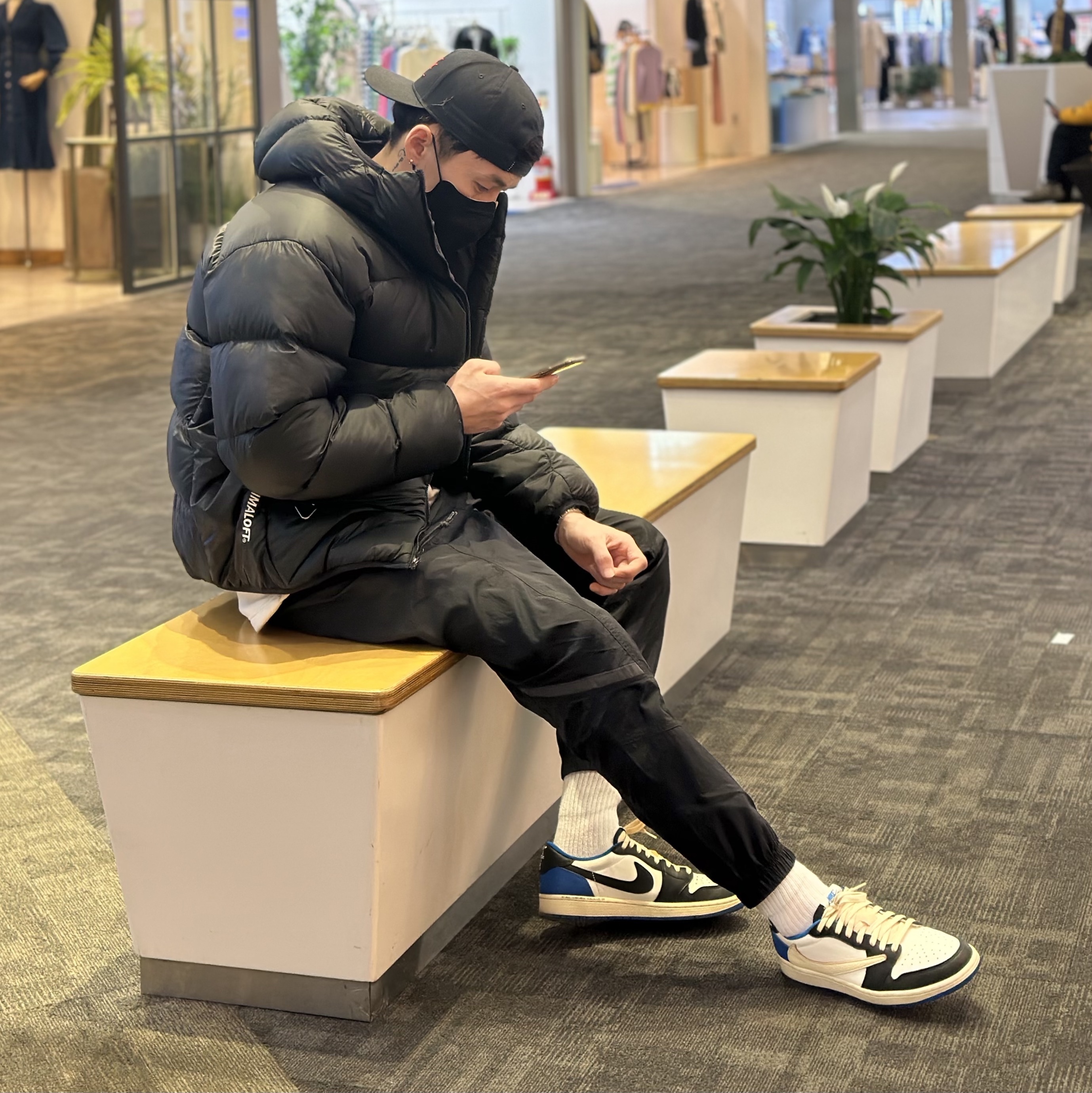 Jordan 1 x Travis Scott x Fragment Retro Low OG SP Military Blue, Nike ACG Therma-Fit ADV Lunar Lake Puffer Jacket Black - Asia 착용 스타일