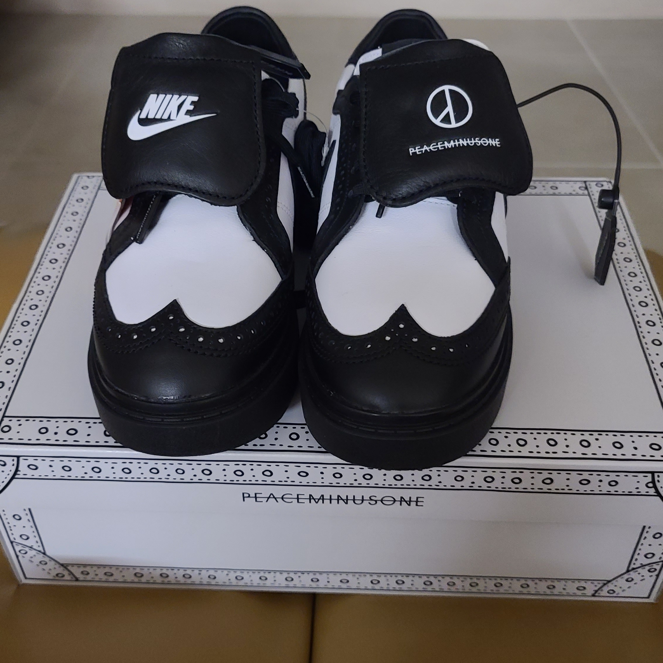 Nike x Peaceminusone Kwondo1 Black and White 착용 스타일 - 4