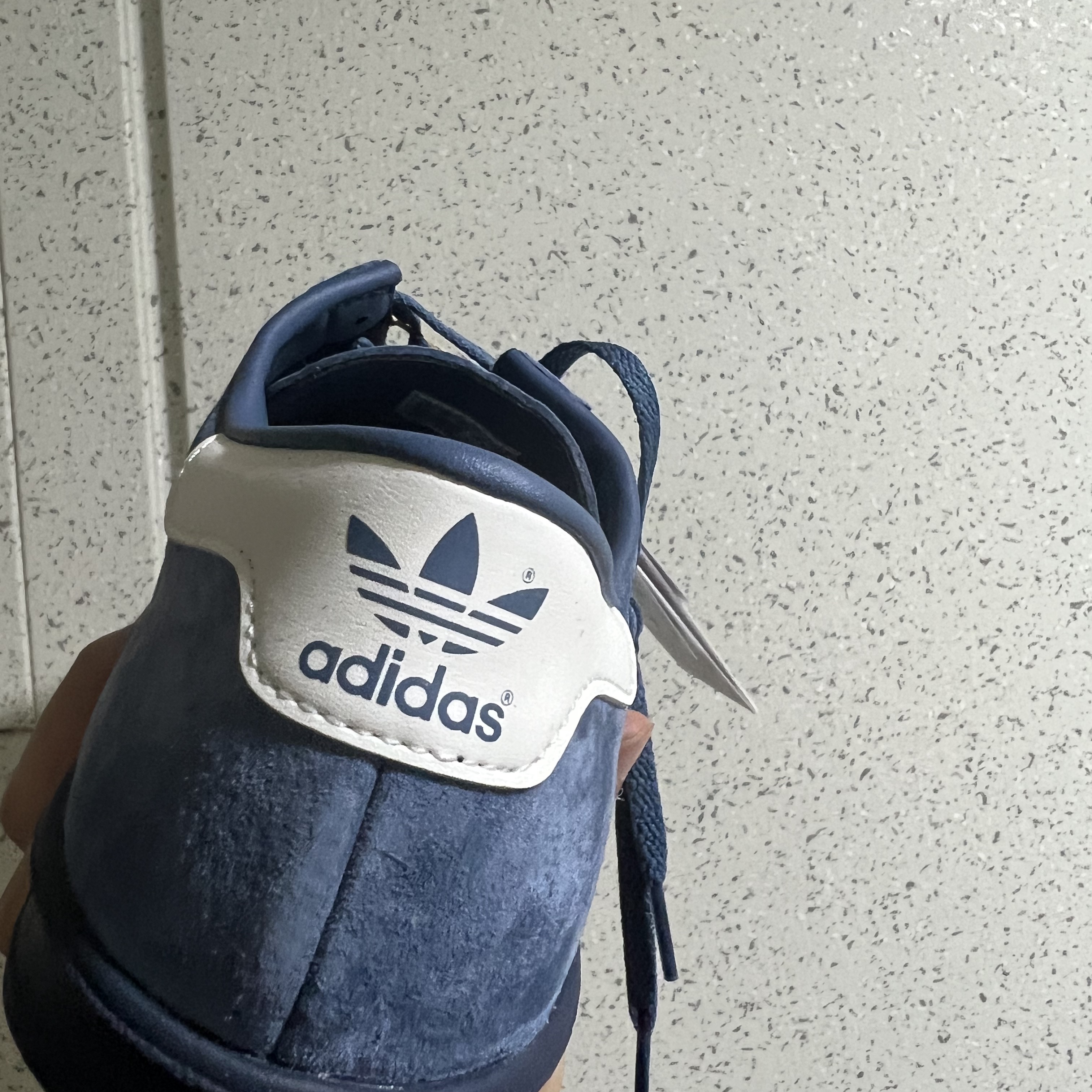 Adidas City Series Hamburg Wonder Steel Off White 착용 스타일 - 2