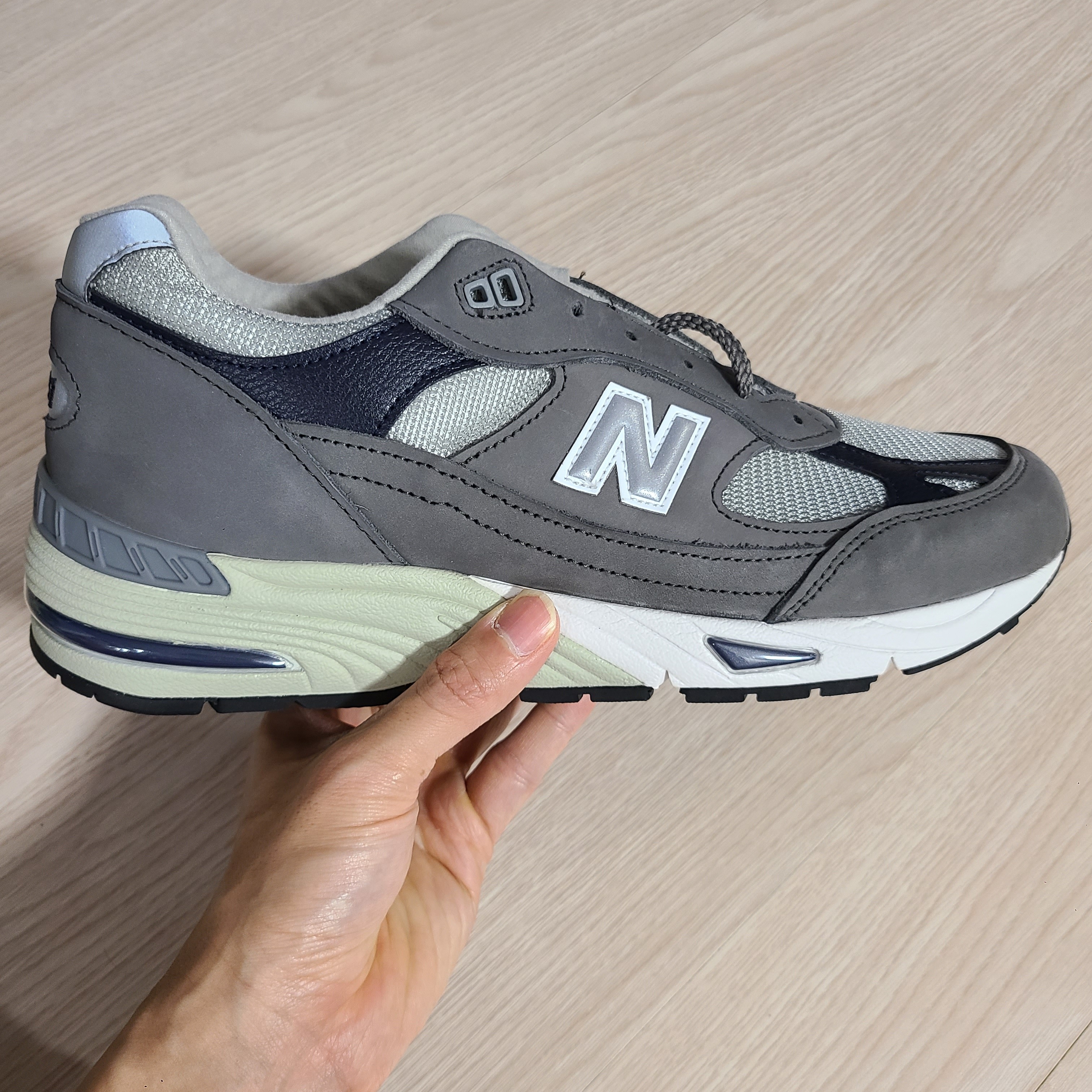 New Balance 991 Made in UK Castlerock Navy 착용 스타일