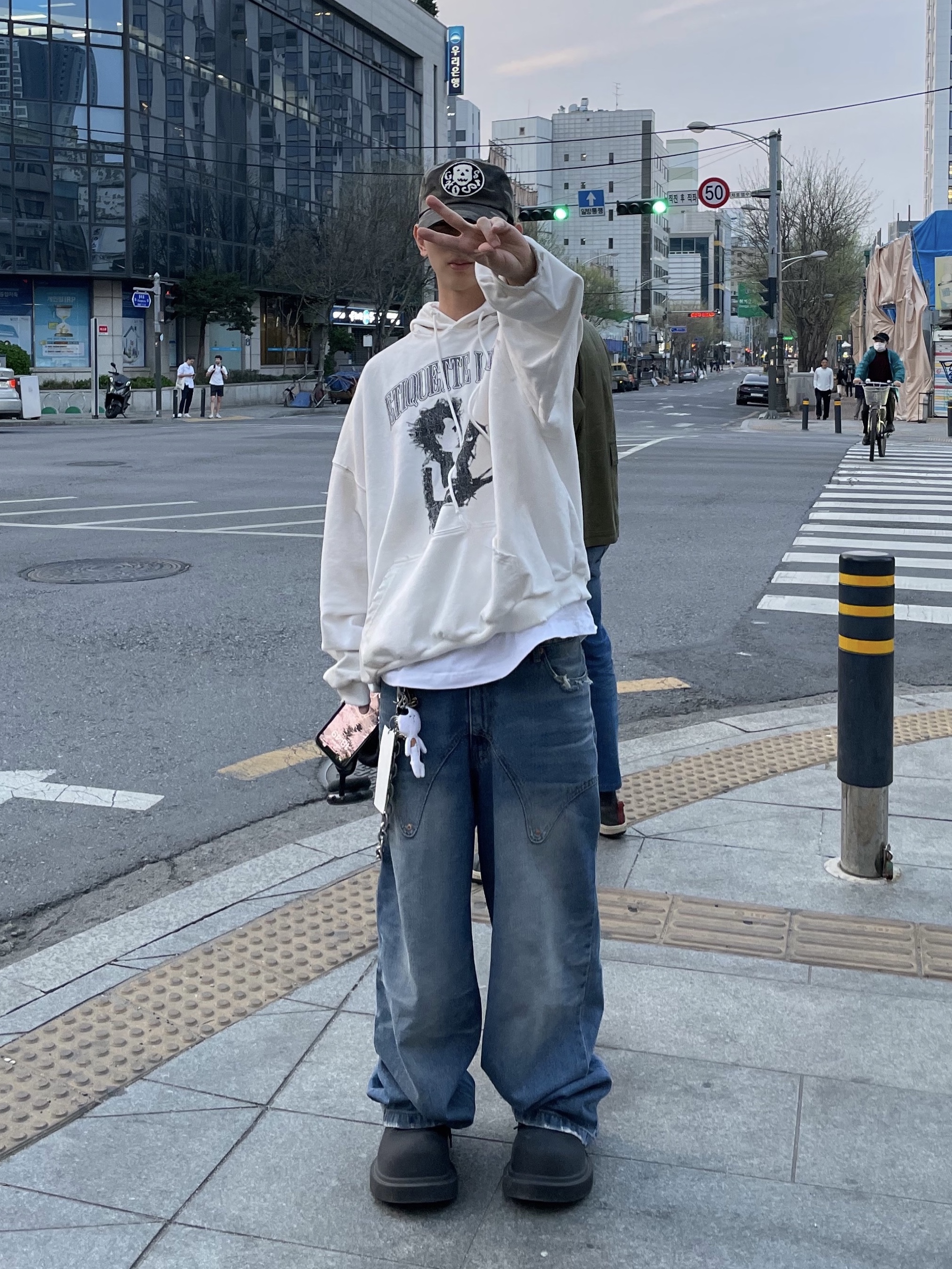 Project G/R x Atmos Etiquette Lesson Vintage Washed Hoodie White, Balenciaga Steroid Derby Black 착용 스타일