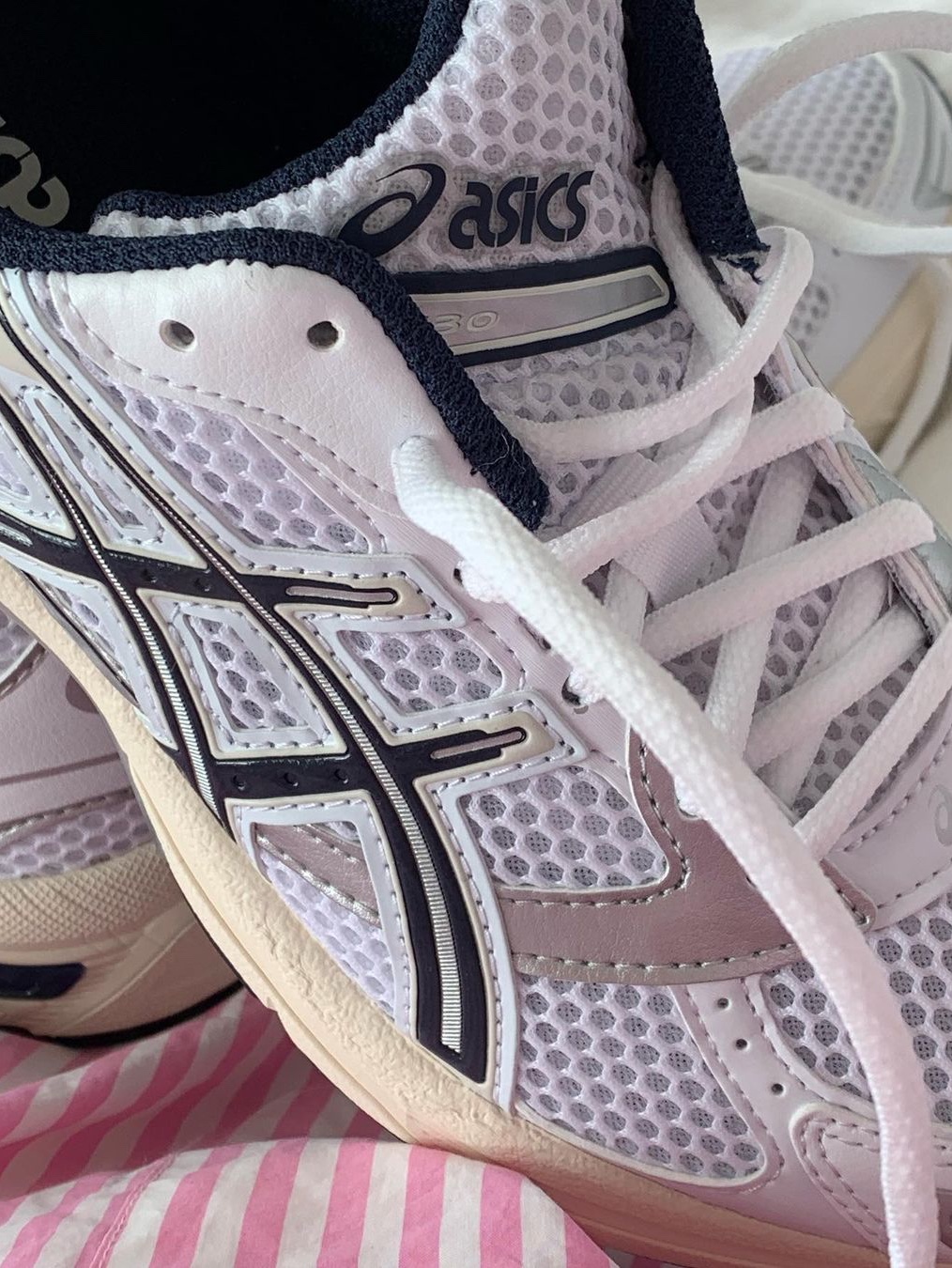 (W) Asics Gel-1130 White Midnight 착용 스타일 - 2