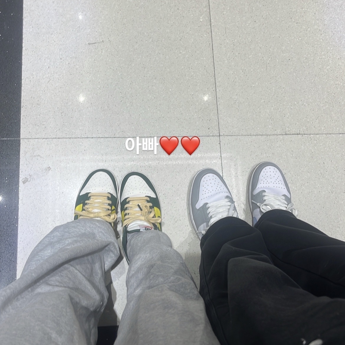 (W) Jordan 1 Mid Wolf Grey, (W) Nike Dunk Low SE Opti Noble Green 착용 스타일