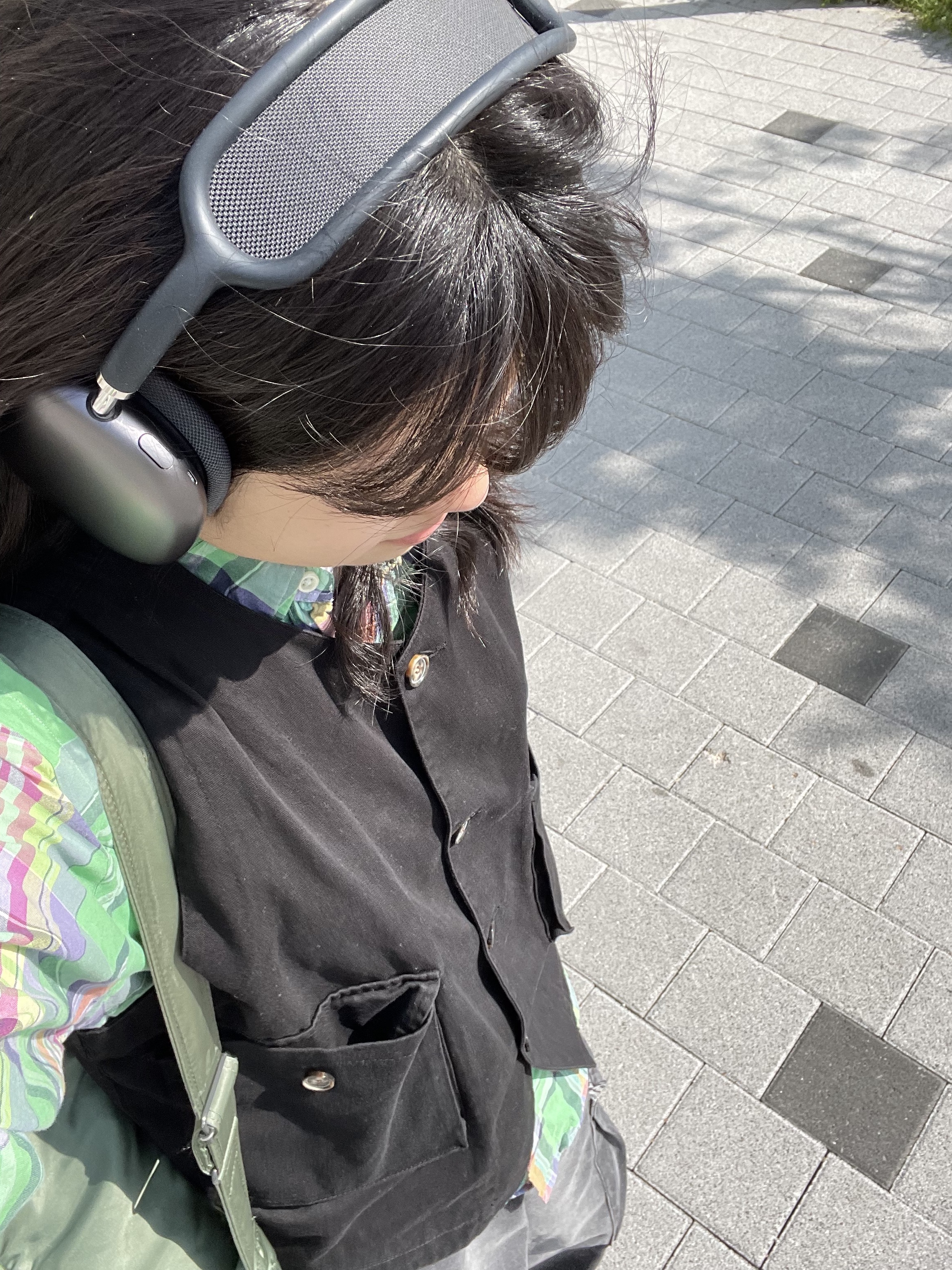 Apple AirPods Max Lightning Space Gray (Korean Ver.), Porter Tanker Backpack Sage Green 착용 스타일