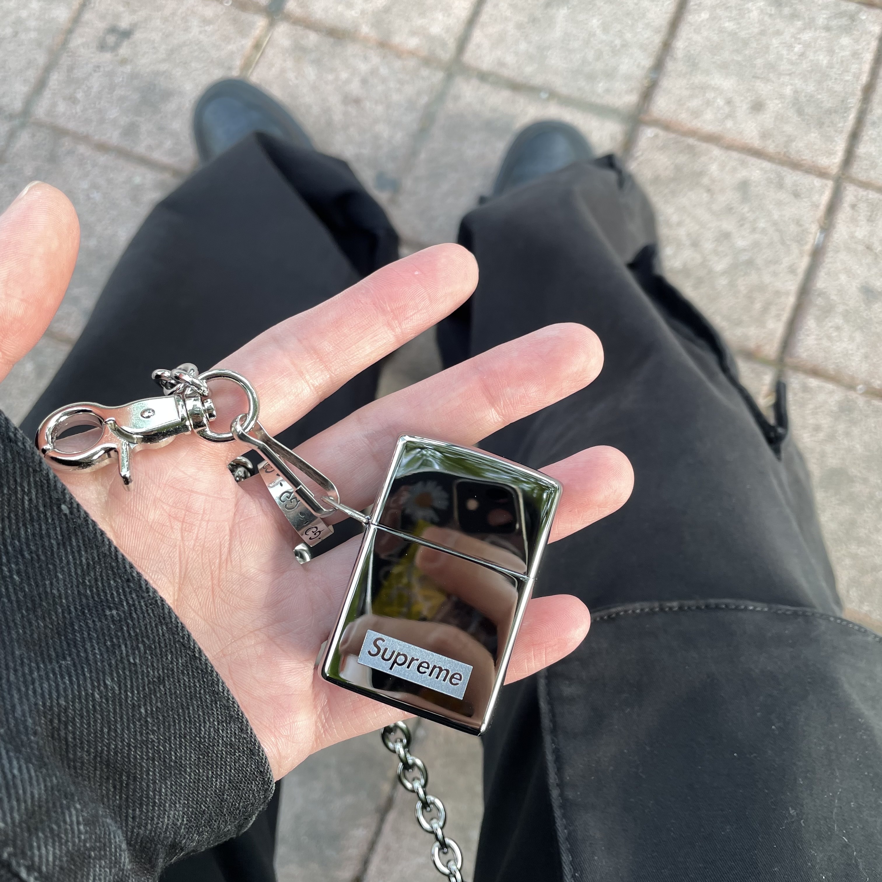 Supreme Chain Zippo Silver - 23SS 착용 스타일