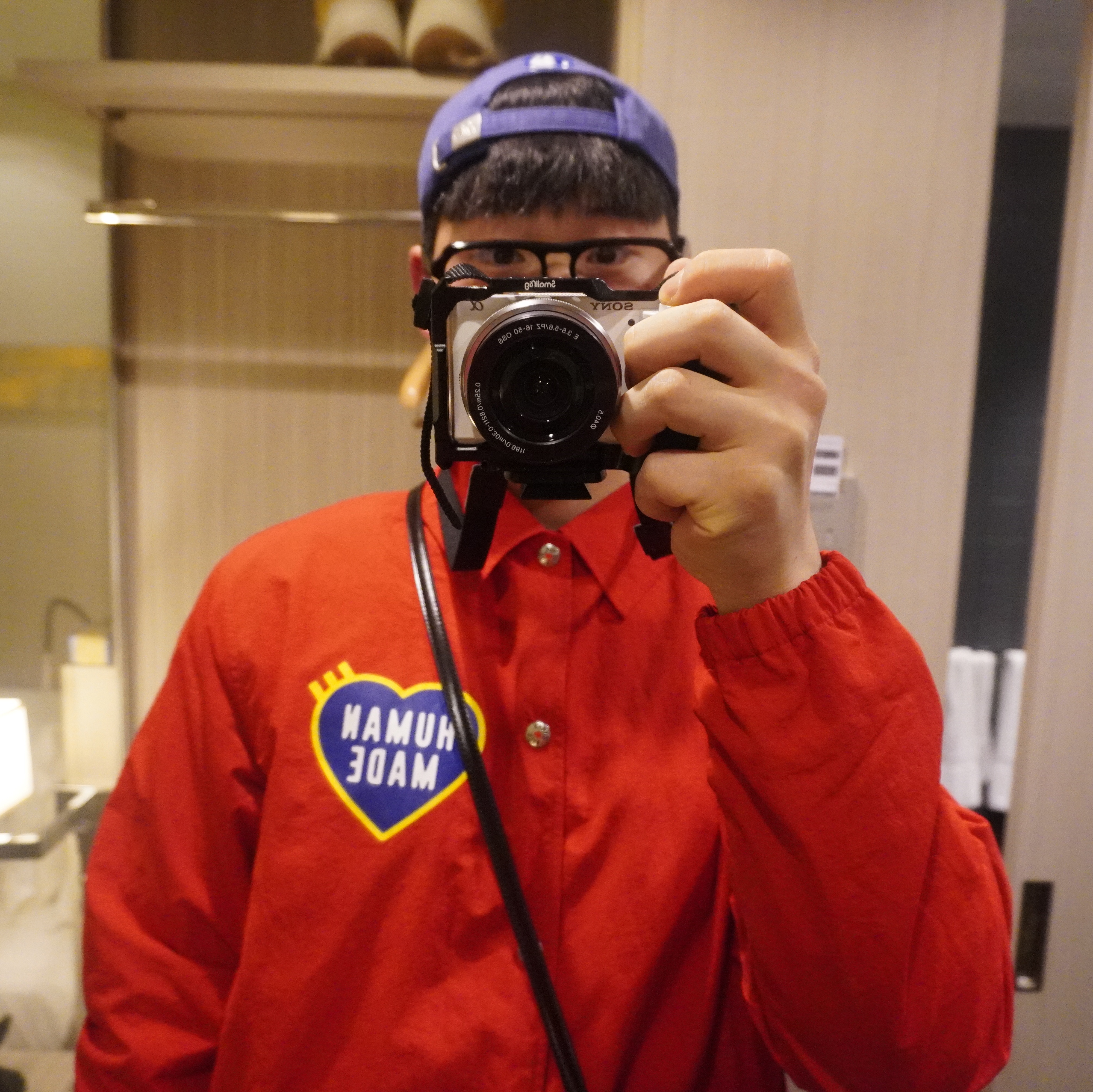 Human Made Coach Jacket Red, Gentle Monster x Maison Margiela MM011 Clear Black 착용 스타일 - 3