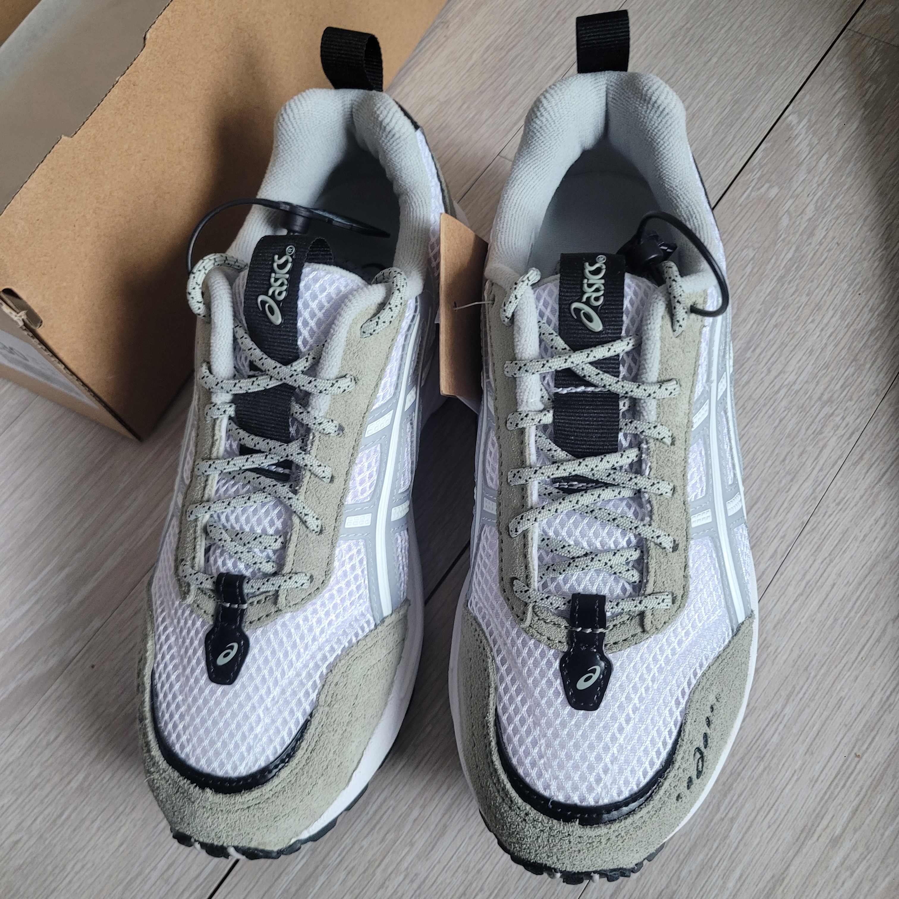 Asics Gel-1090 V2 White Mid Grey 착용 스타일