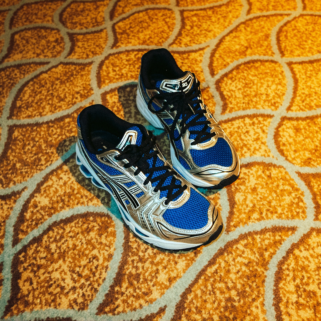 Asics Gel-Kayano 14 Monaco Blue Black 착용 스타일