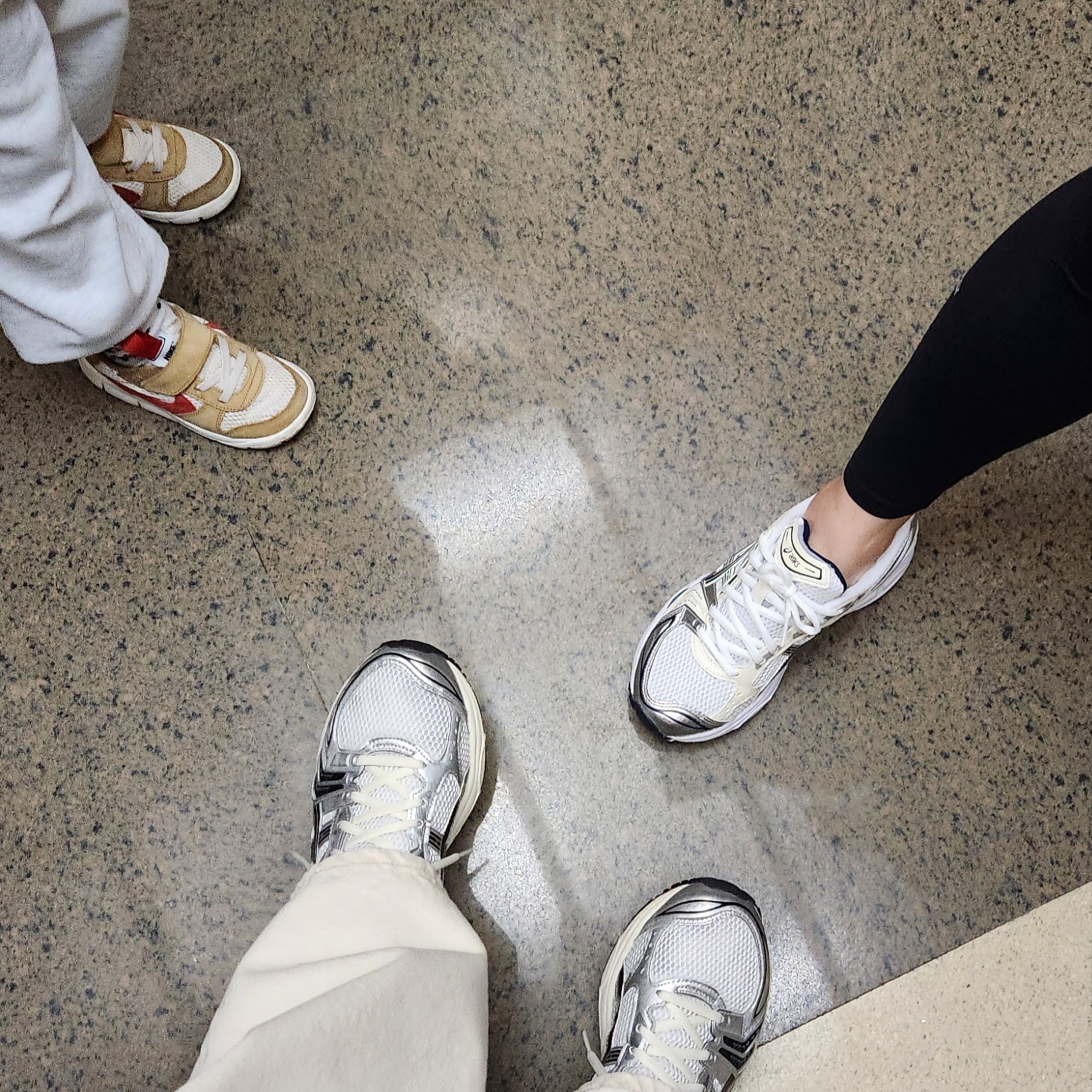 (TD) Nike x Tom Sachs Mars Yard, (W) Asics Gel-Kayano 14 White Midnight 착용 스타일