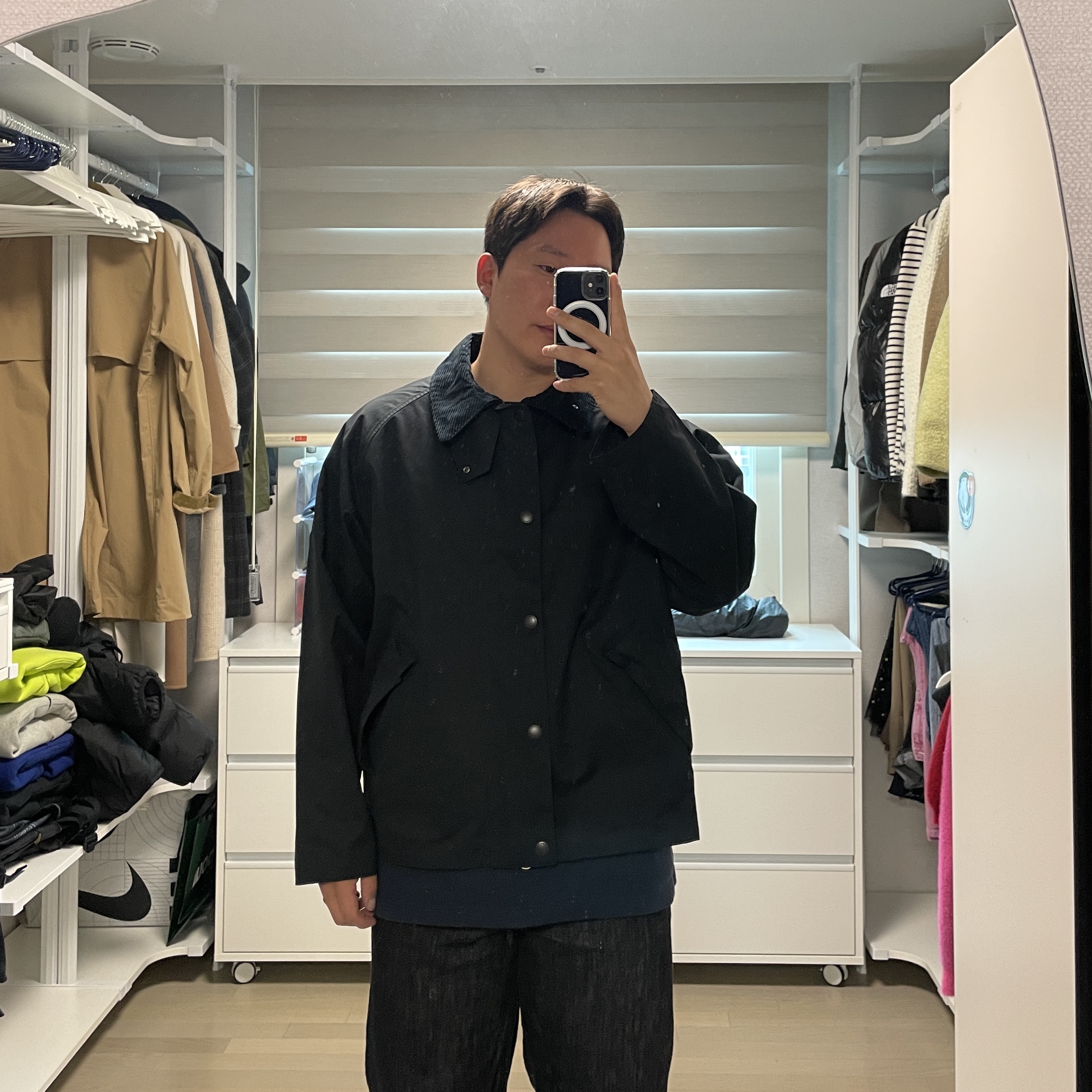 Barbour Transport Wax Jacket Sage 착용 스타일 - 2