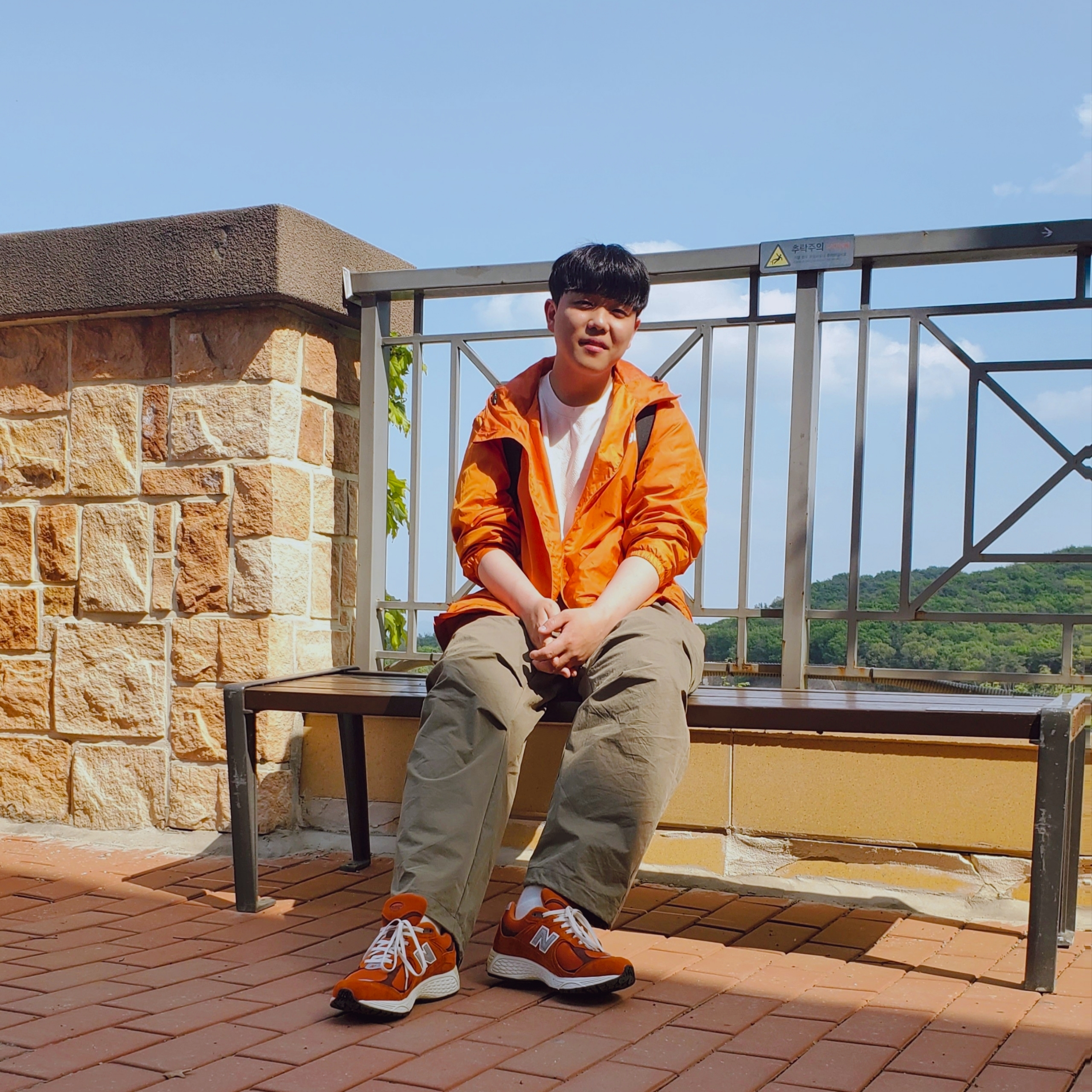 New Balance 2002R Rust Oxide 착용 스타일