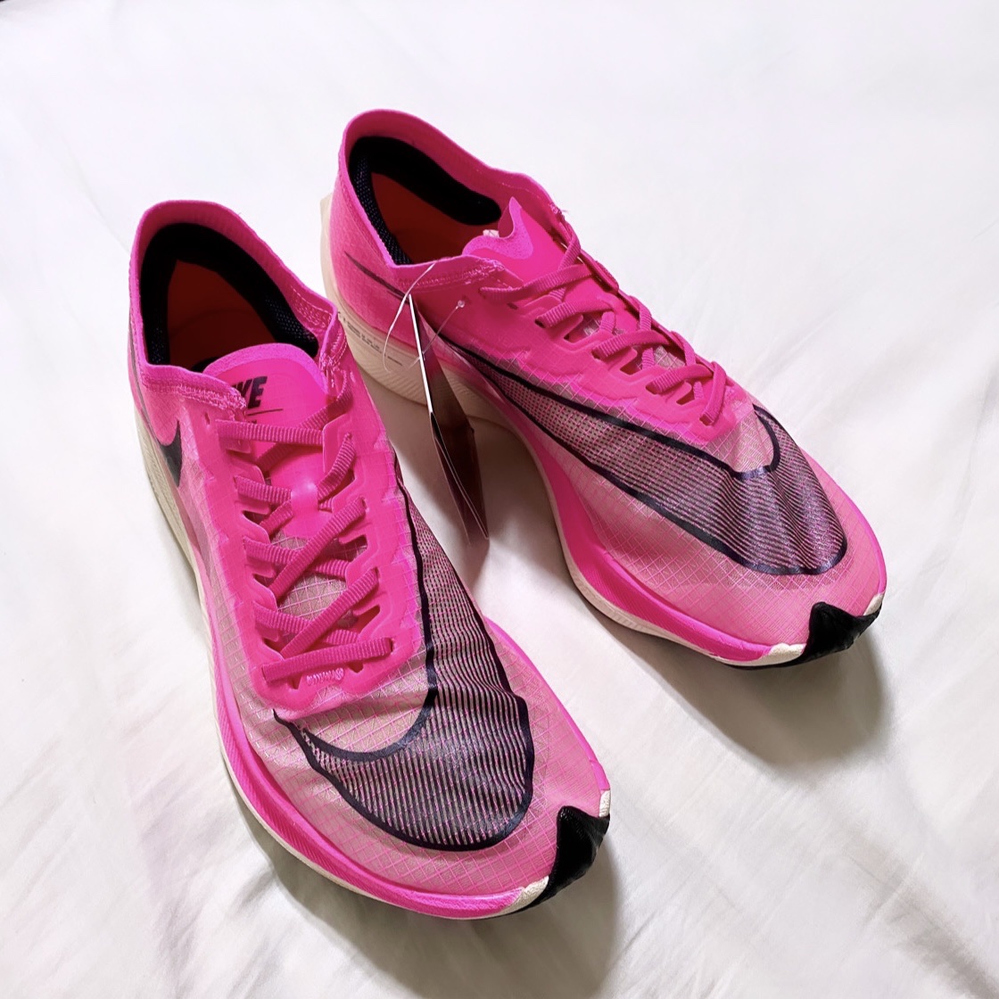 Nike ZoomX Vaporfly Next% Pink Blast 착용 스타일 - 2