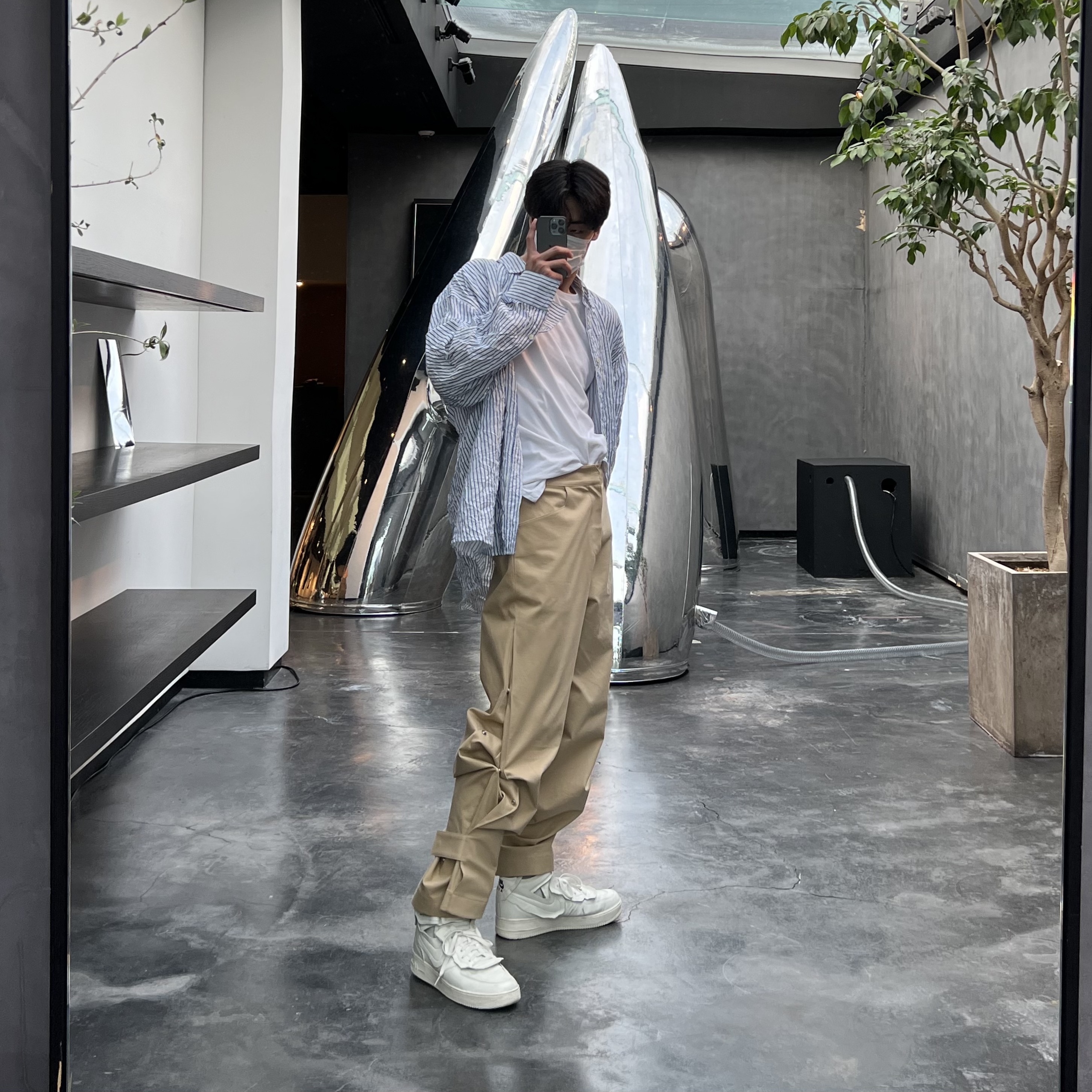 Nike x Comme des Garcons Homme Plus Air Force Mid White, Nonnod Flexible Pants Beige 착용 스타일 - 1