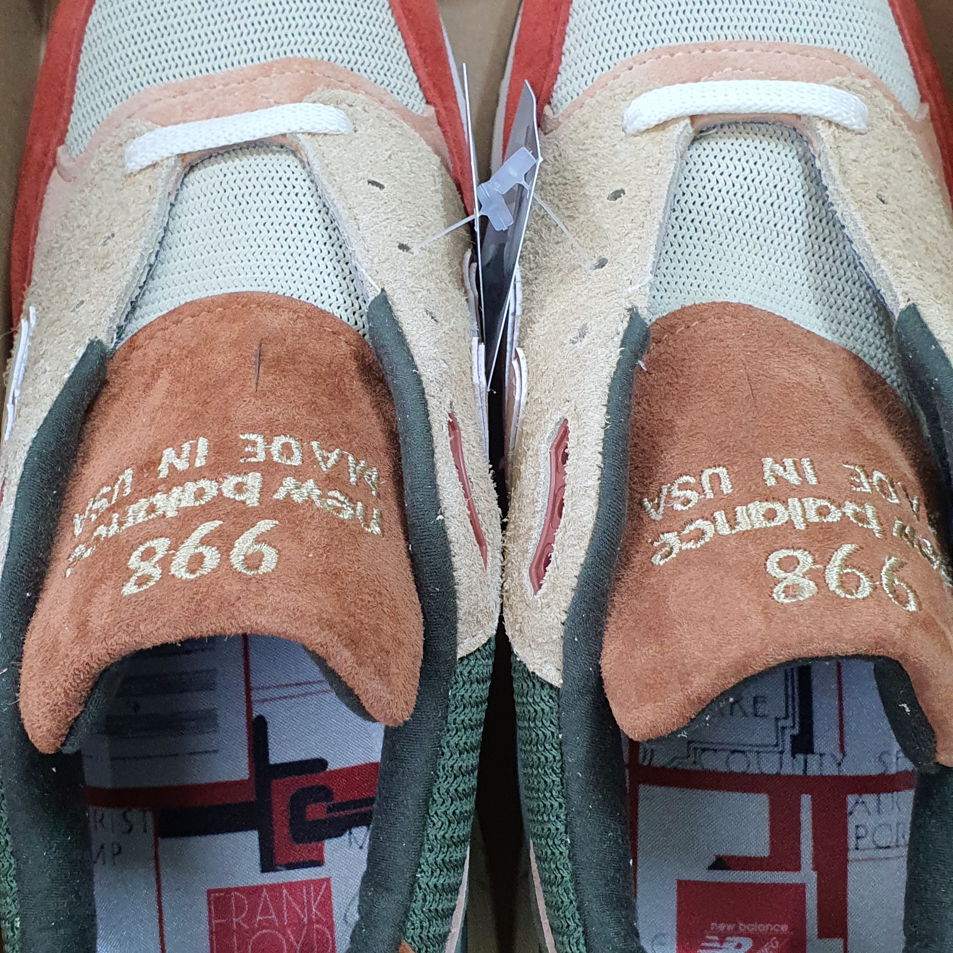 New Balance x Ronnie Fieg x Frank Lloyd 998 Broadacre City Beige 착용 스타일 - 5