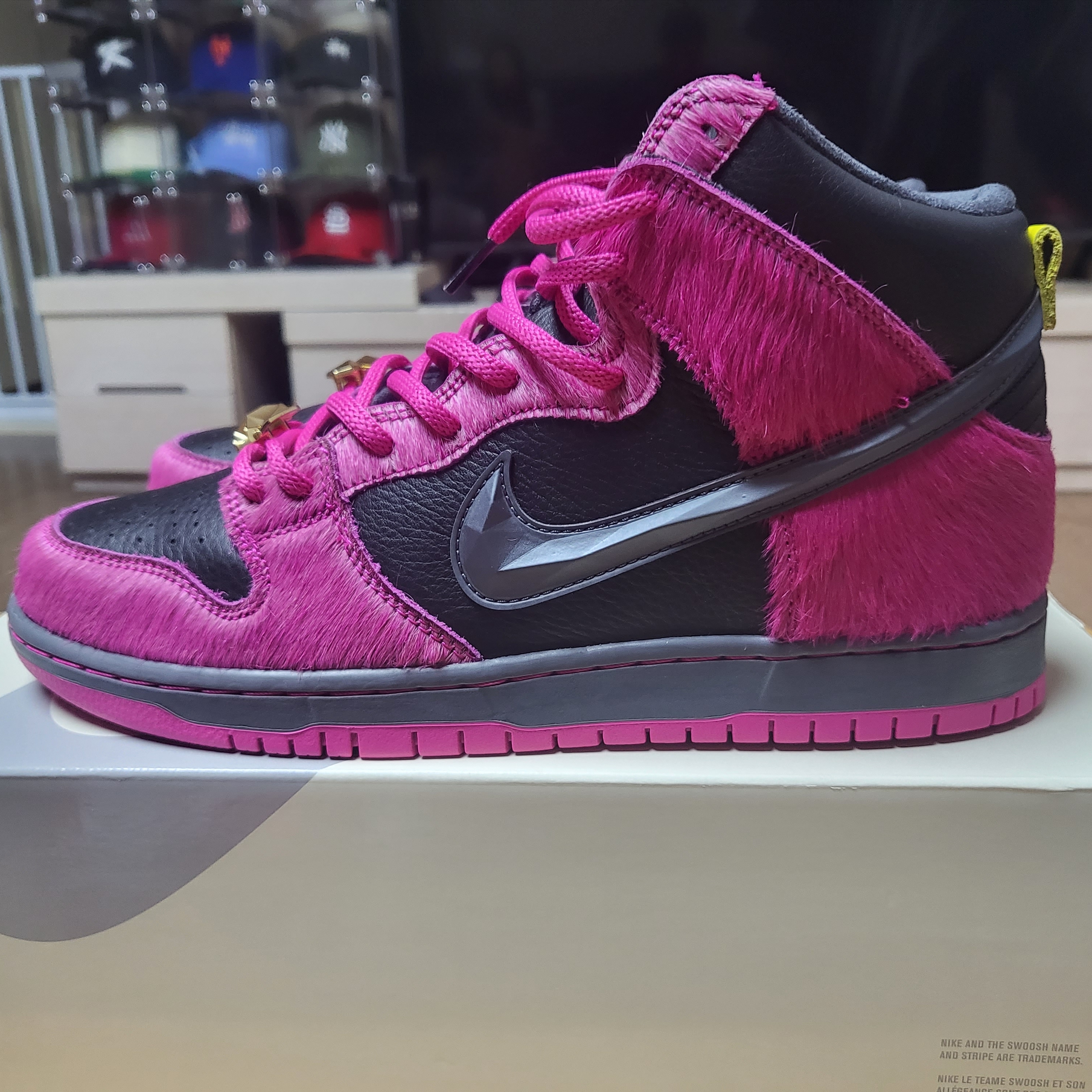Nike x Run The Jewels SB Dunk High Active Pink and Black 착용 스타일