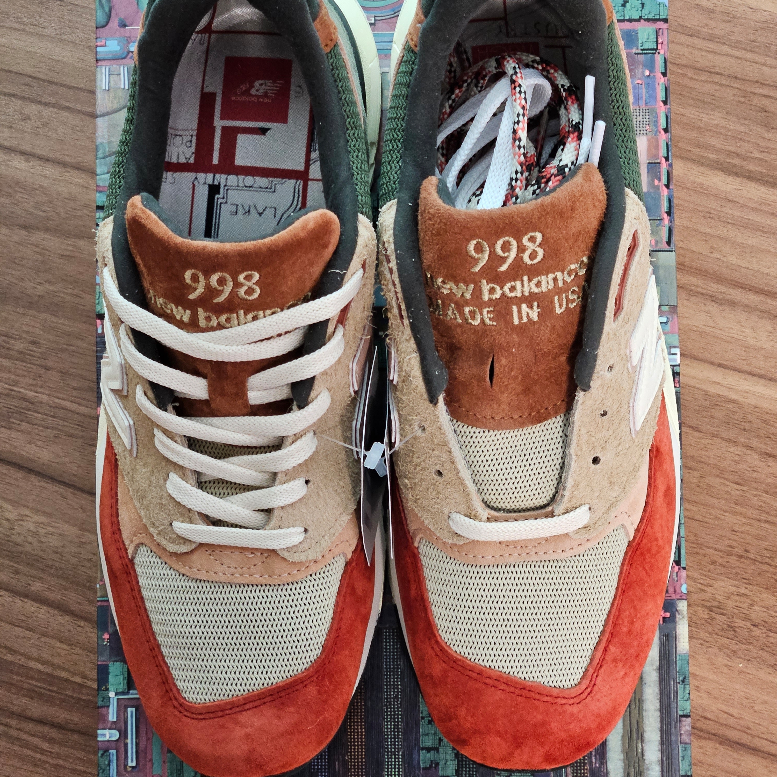 New Balance x Ronnie Fieg x Frank Lloyd 998 Broadacre City Beige 착용 스타일 - 2