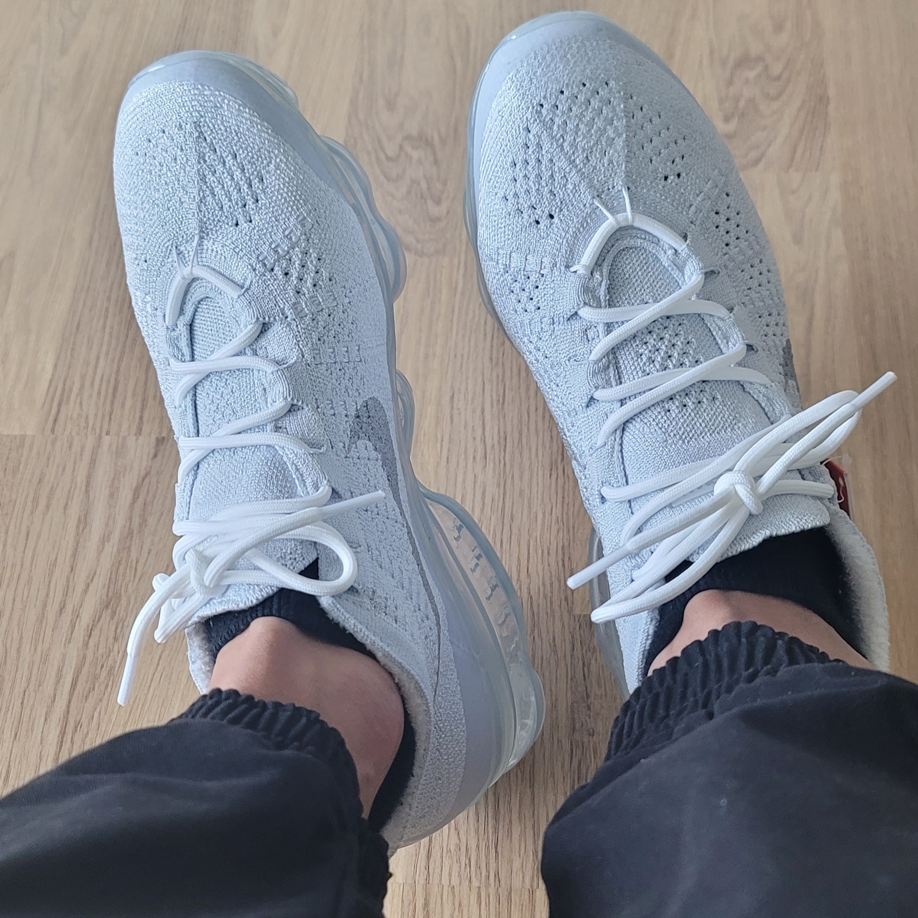 Nike Air VaporMax 2023 Flyknit Pure Platinum 착용 스타일