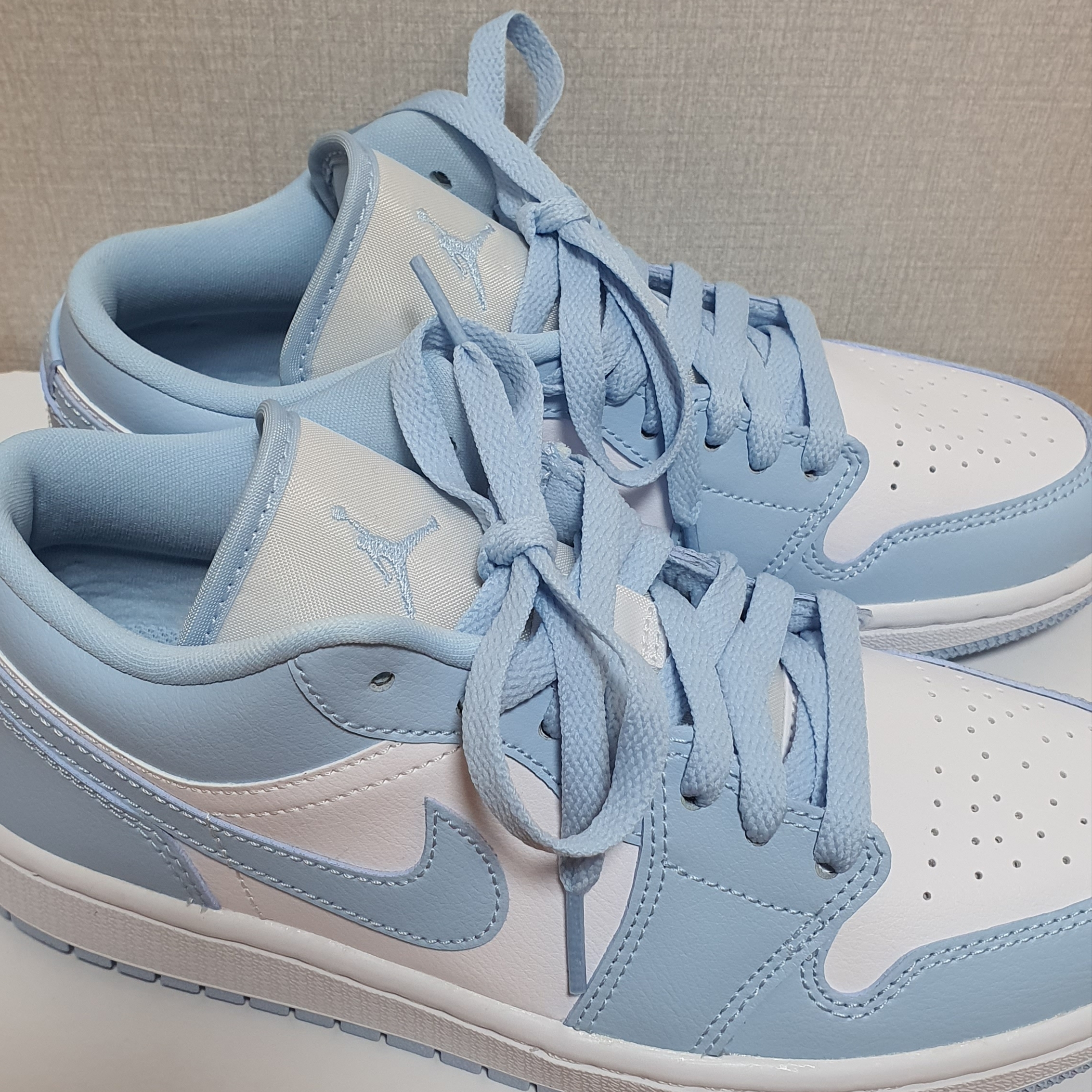 (W) Jordan 1 Low White Ice Blue 착용 스타일