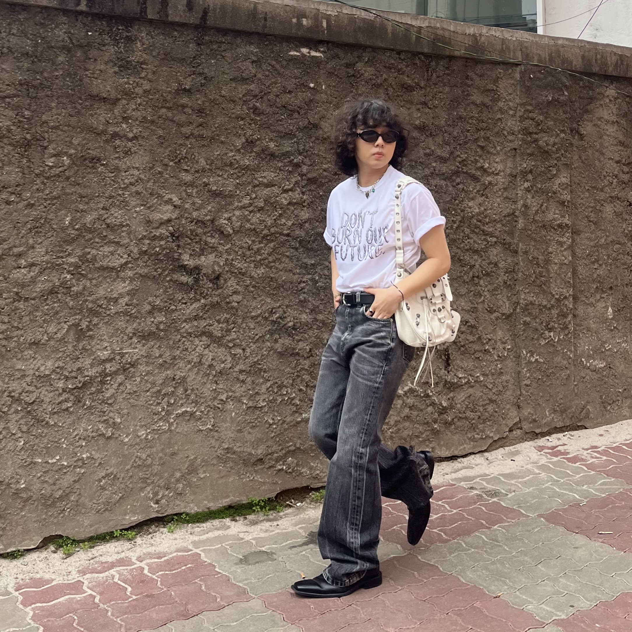 젠틀 몬스터 x 메종 마르지엘라 MM005 블랙 블랙 착용 스타일 - 5