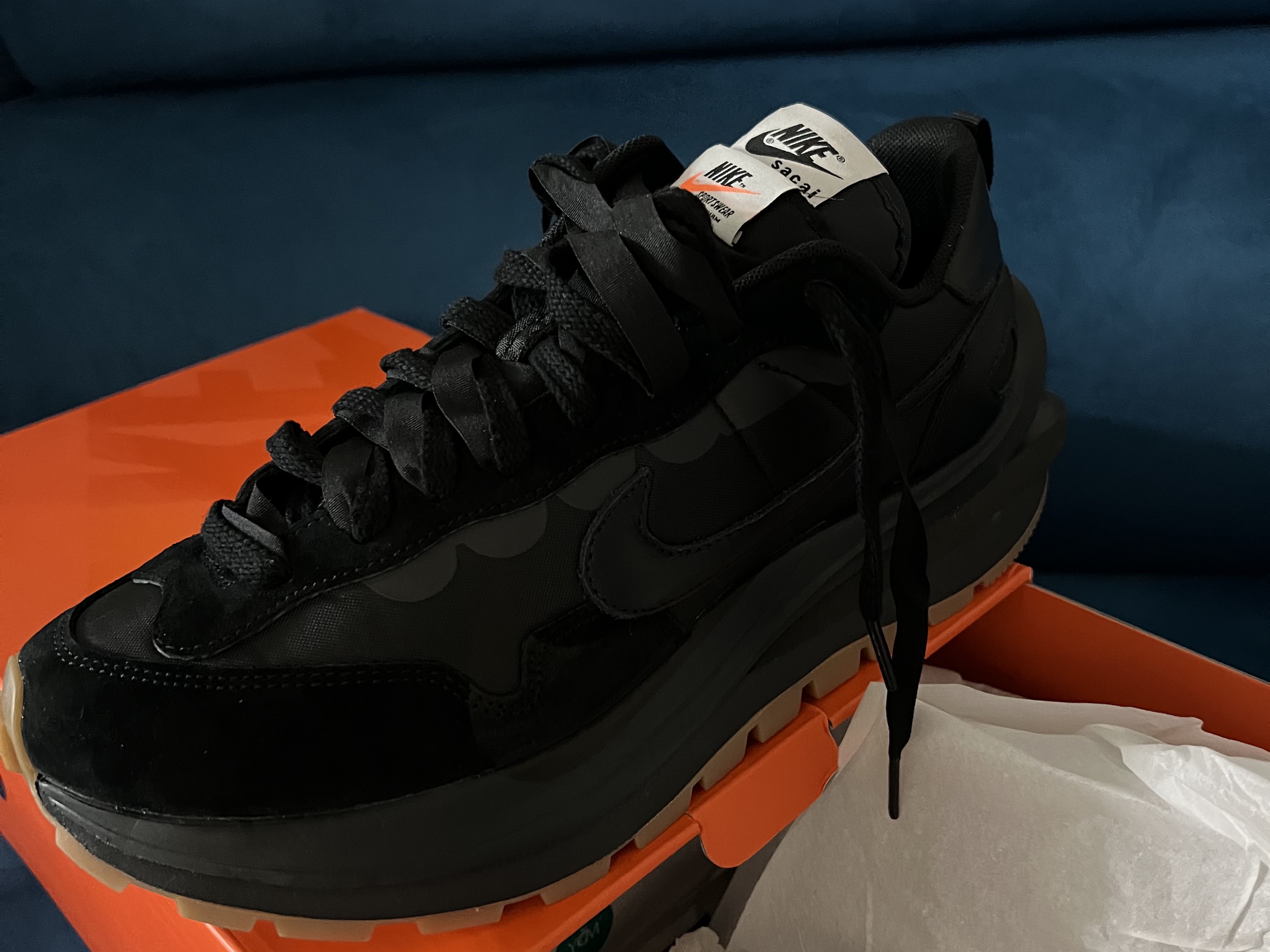 Nike x Sacai VaporWaffle Black and Gum 착용 스타일